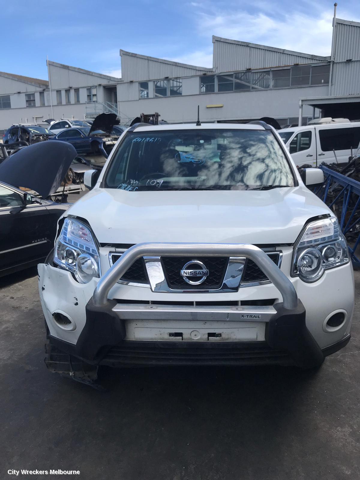 NISSAN XTRAIL RIGHT FRONT WINDOW REG/MOTOR, T31, POWER, 10/2007 - 12/2013