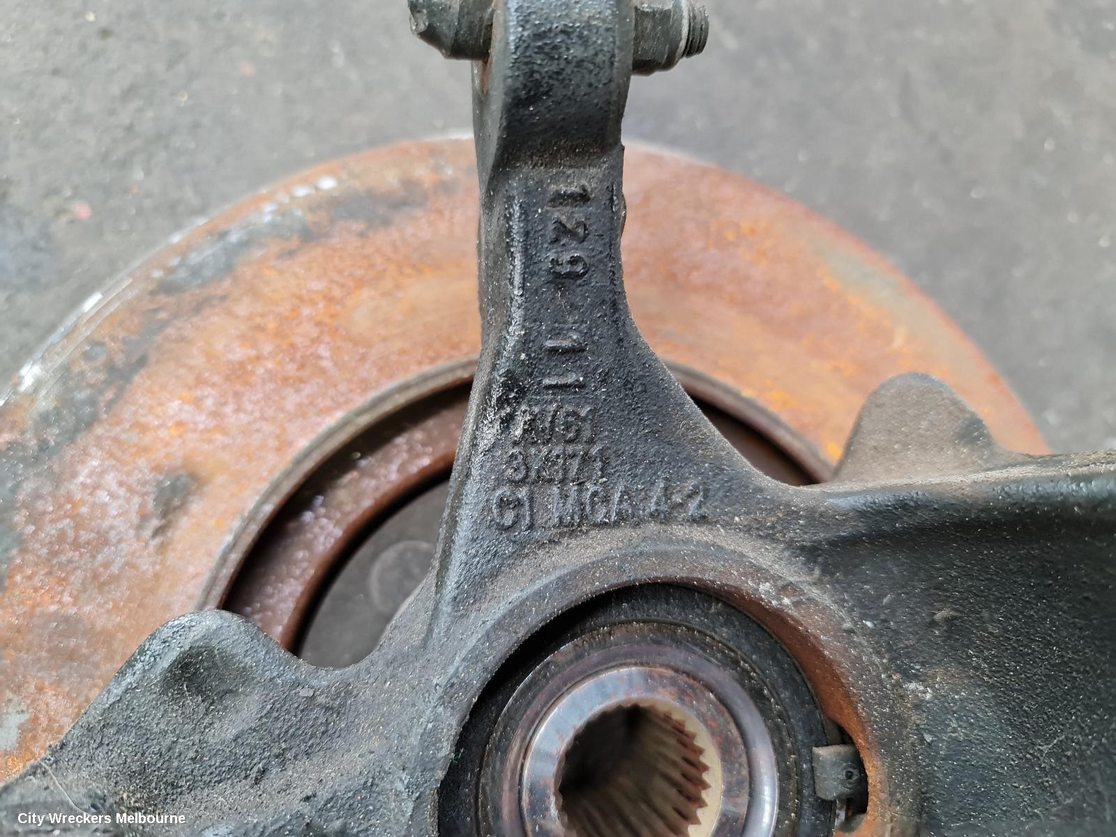 FORD FOCUS RIGHT FRONT HUB ASSEMBLY, LW, PETROL, 05/2011 - 08/2015
