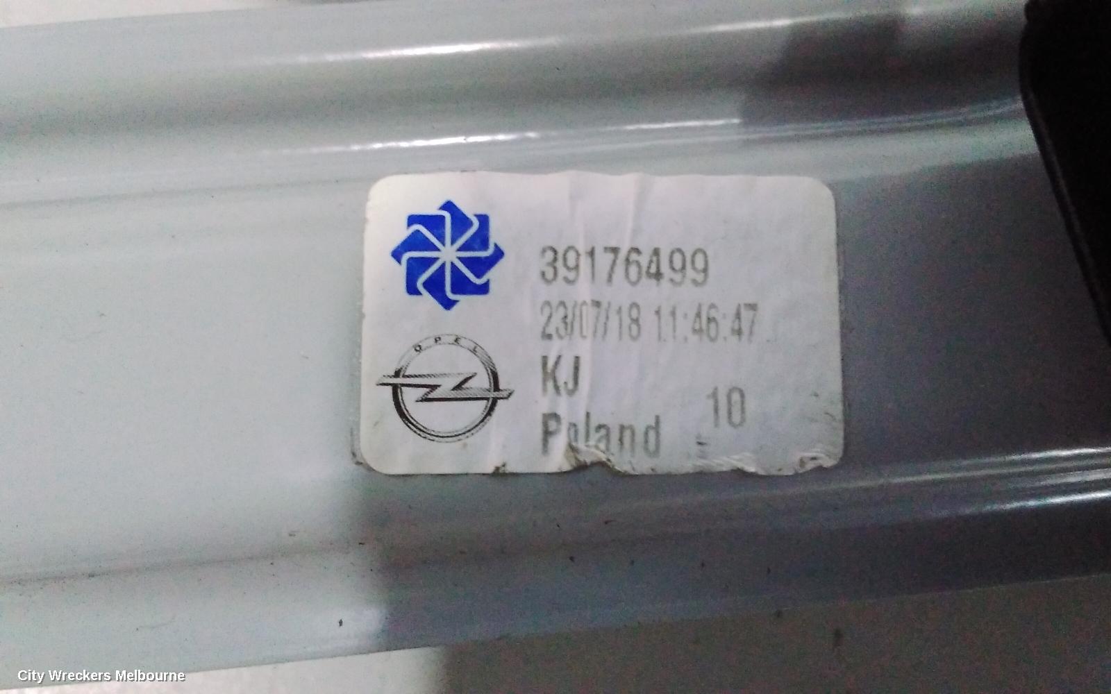HOLDEN COMMODORE LEFT FRONT WINDOW REG/MOTOR, ZB, 10/2017 - 12/2020