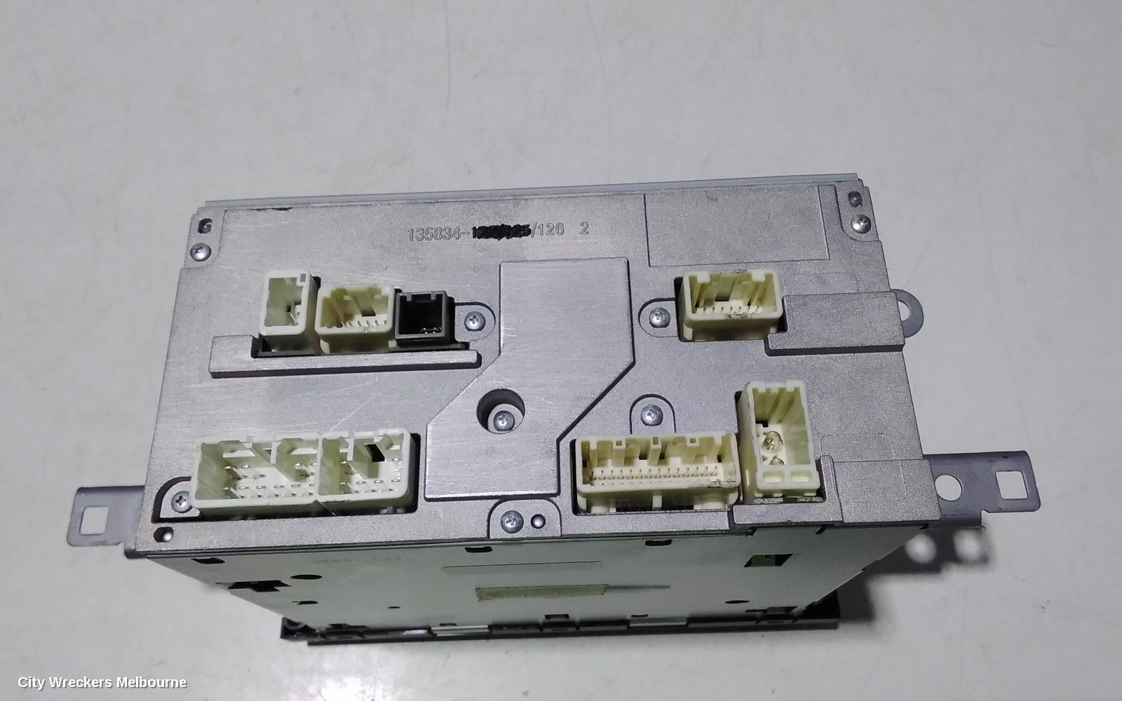 TOYOTA COROLLA RADIO/CD/DVD/SAT/TV, SINGLE DISC CD PLAYER (P/N ON FACE 100184), ZRE182R, HATCH, 10/2012 - 03/2015