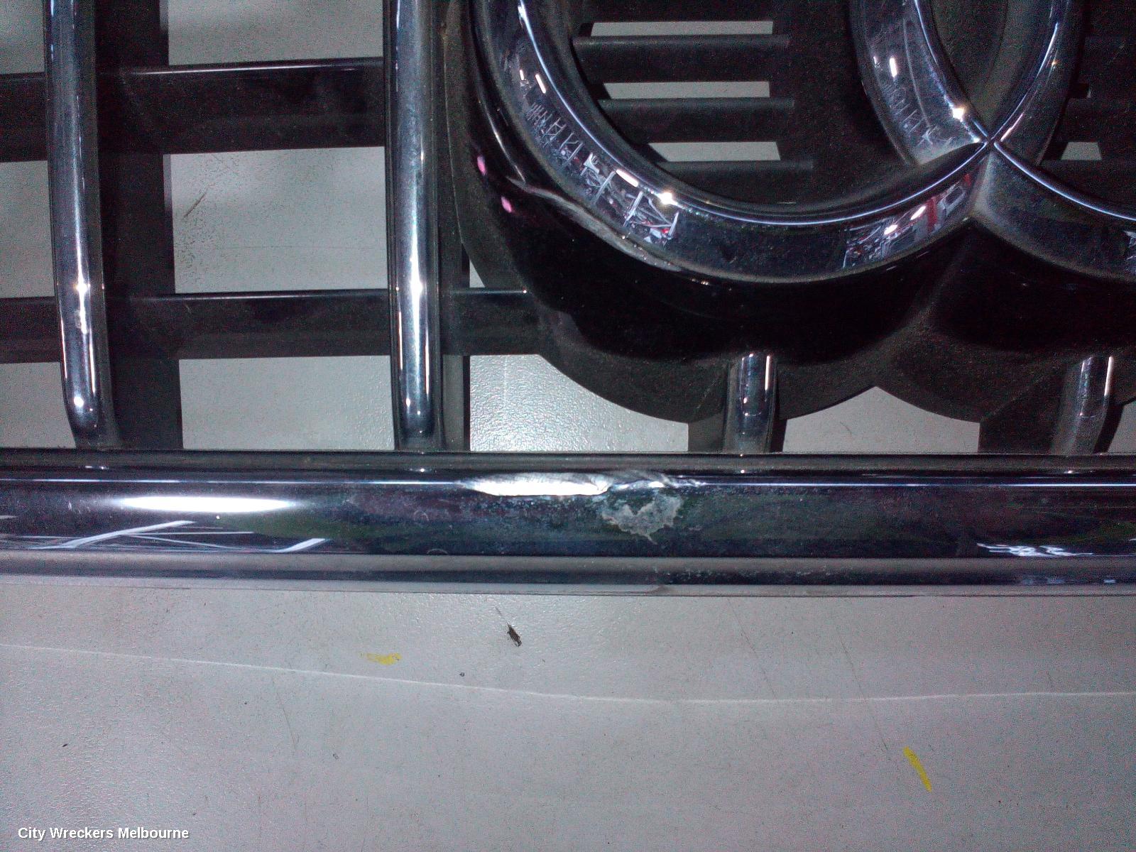 AUDI Q7 GRILLE, BUMPER GRILLE (CENTRE), 4L, 09/2006 - 09/2009
