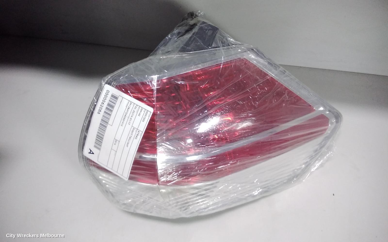 NISSAN XTRAIL RIGHT TAILLIGHT, T32, 02/2014 - 01/2017