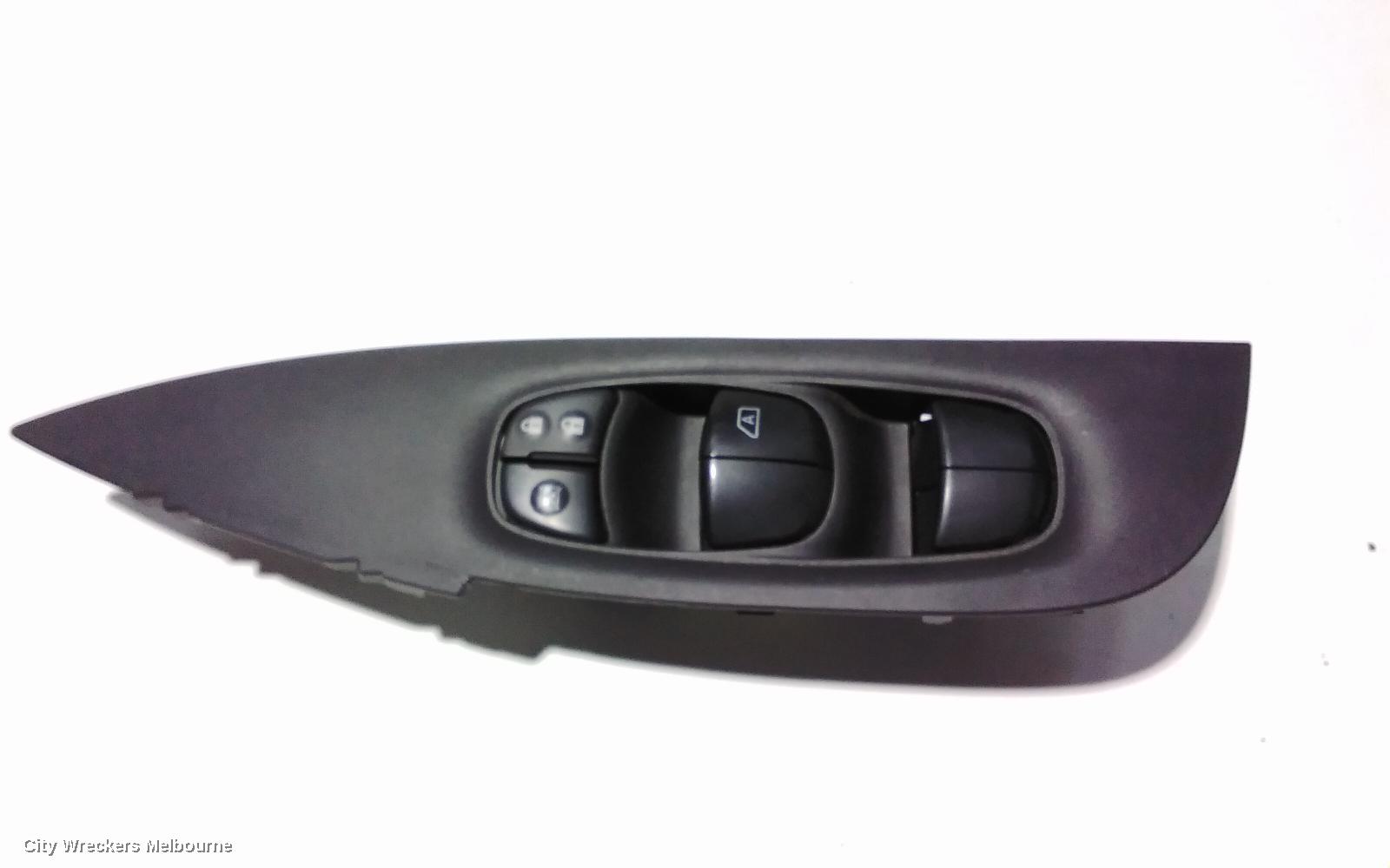 NISSAN XTRAIL PWR DR WIND SWITCH, RH FRONT (MASTER SWITCH), T32, 03/2014 ONWARDS