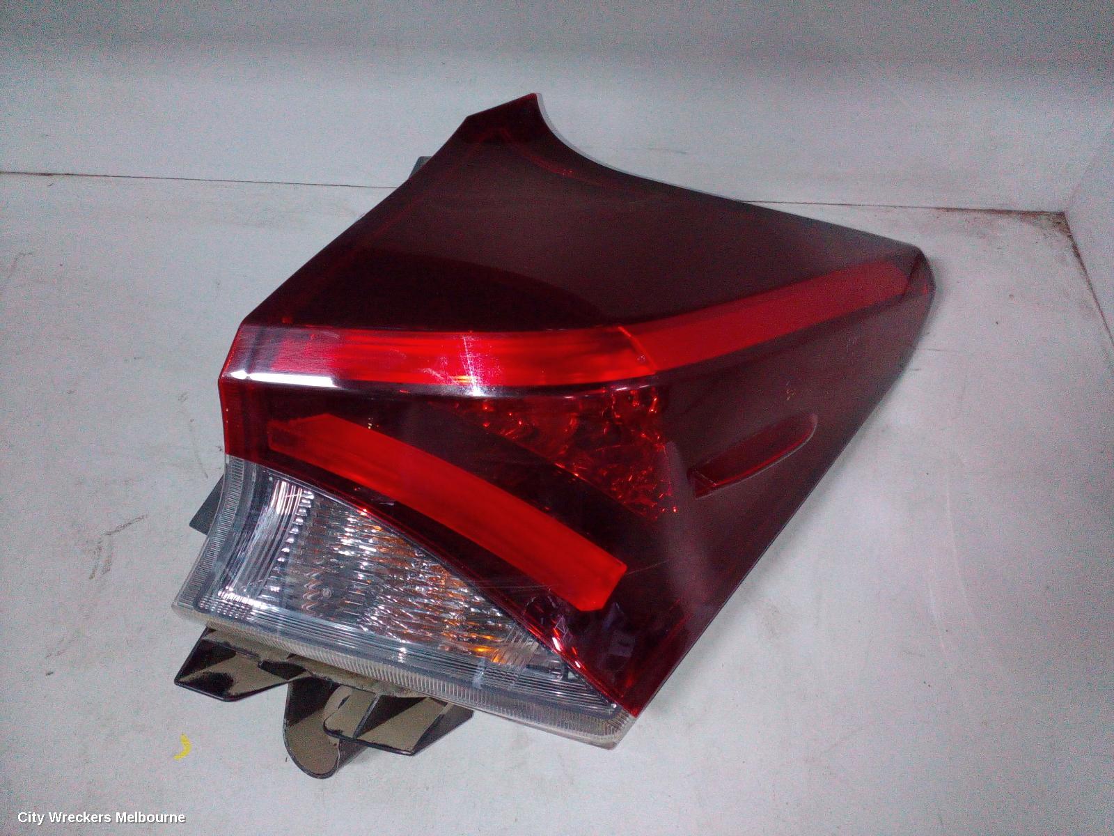 TOYOTA COROLLA RIGHT TAILLIGHT, ZRE182R, HATCH, 03/2015 - 06/2018