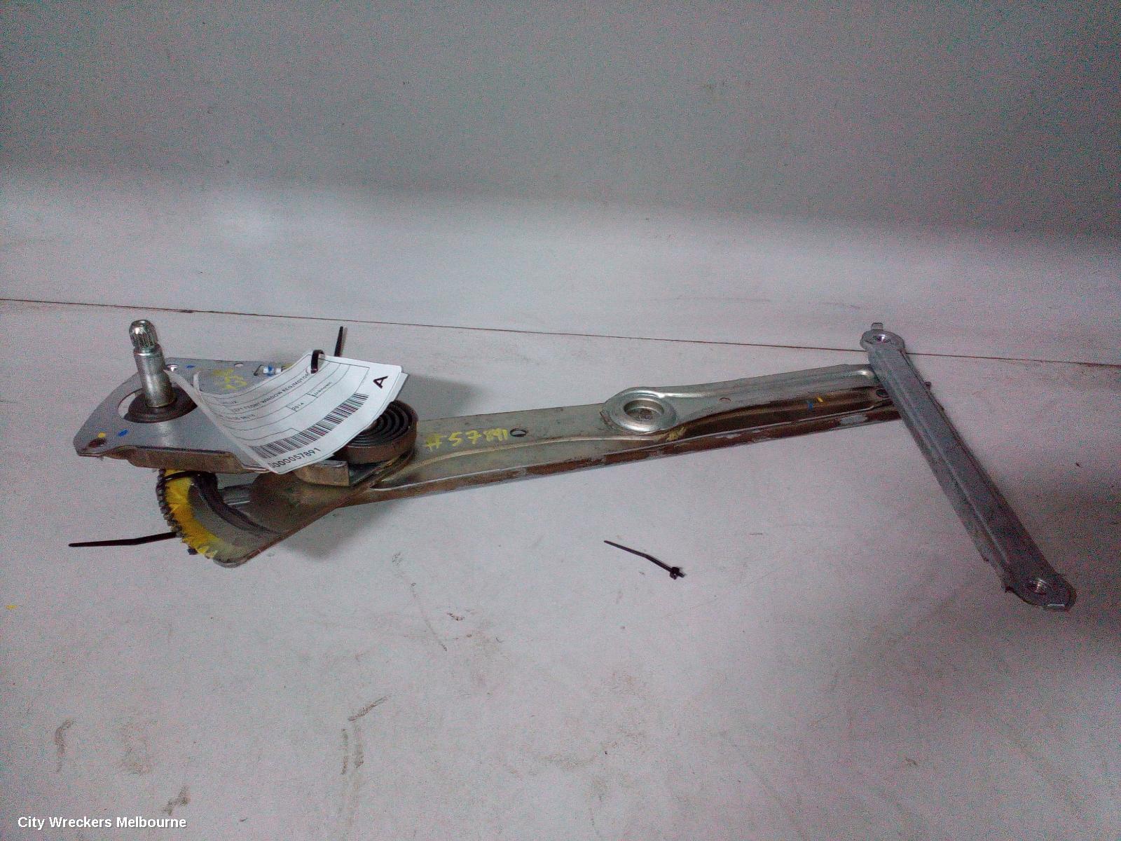 TOYOTA HILUX LEFT FRONT WINDOW REG/MOTOR, MANUAL, 03/2005 - 08/2015