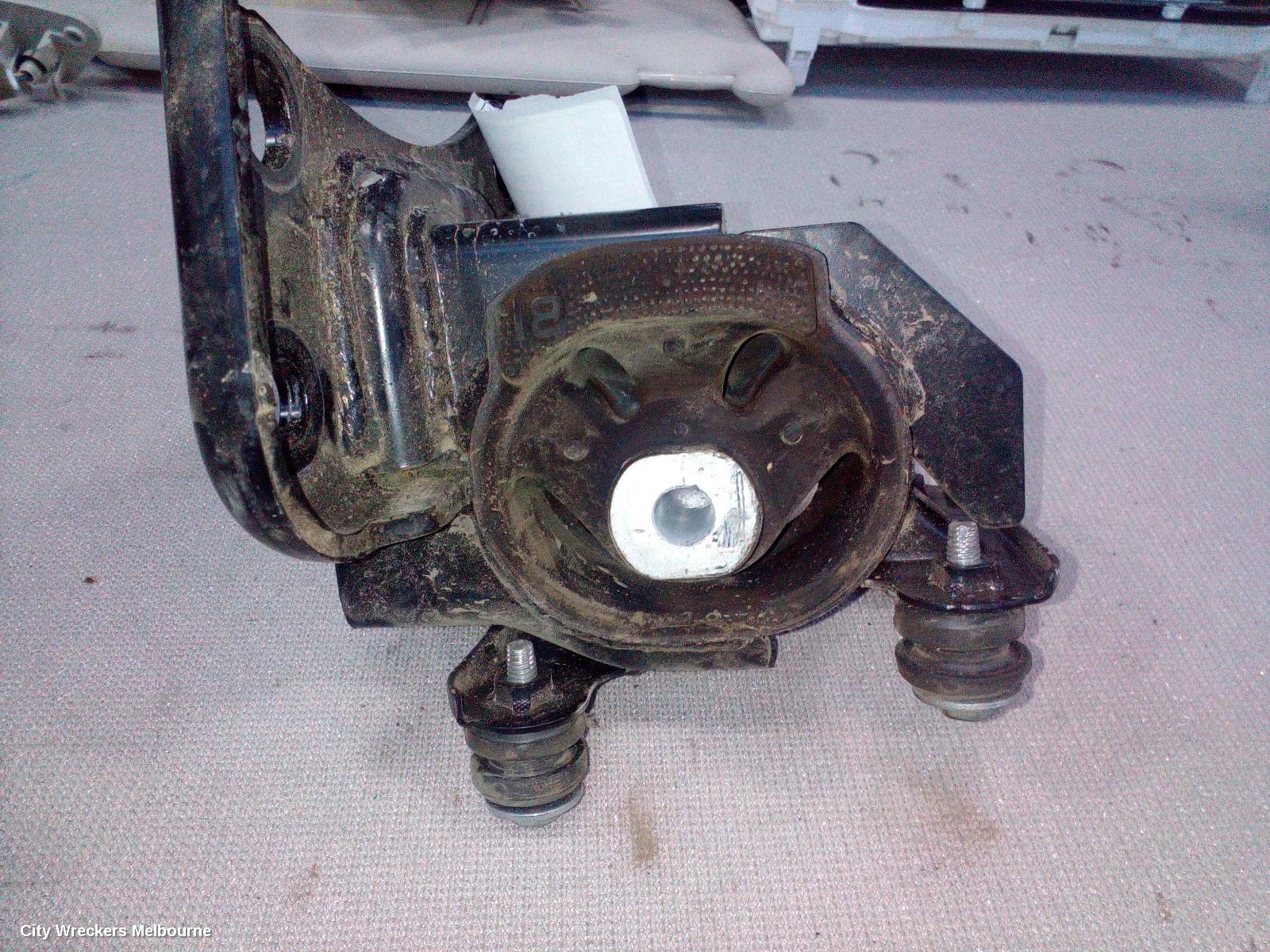 TOYOTA COROLLA MOUNT, ZRE182R 10/2012 - 06/2018