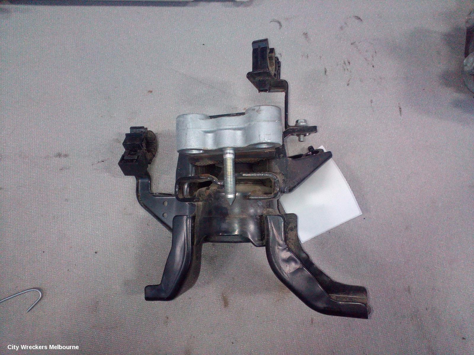 TOYOTA COROLLA MOUNT, ZRE182R 10/2012 - 06/2018