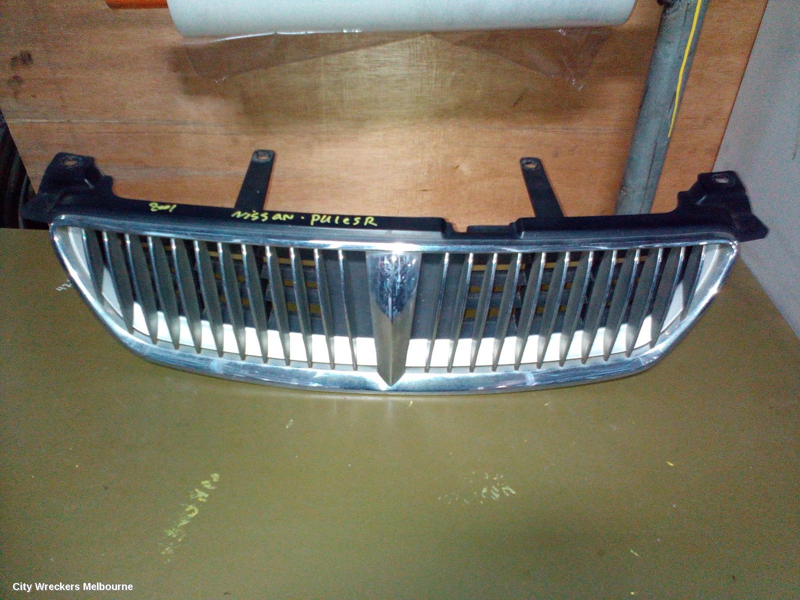 NISSAN PULSAR GRILLE, N16 SI, SEDAN, VERTICAL SLAT TYPE, 07/2000 - 07/2003