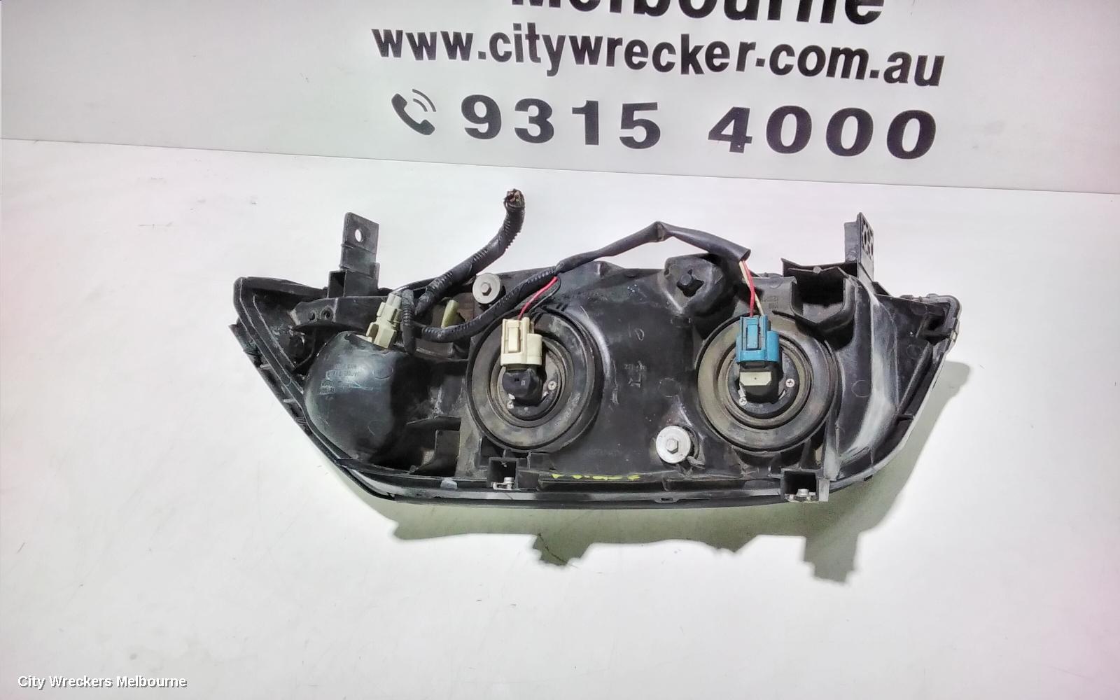 HONDA MDX RIGHT HEADLAMP, YD, 04/2003 - 12/2006