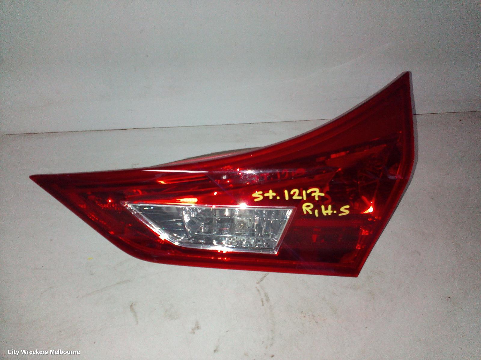 TOYOTA COROLLA REAR GARNISH, TAILGATE LAMP (RH SIDE), ZRE182R, HATCH, 10/2012 - 03/2015