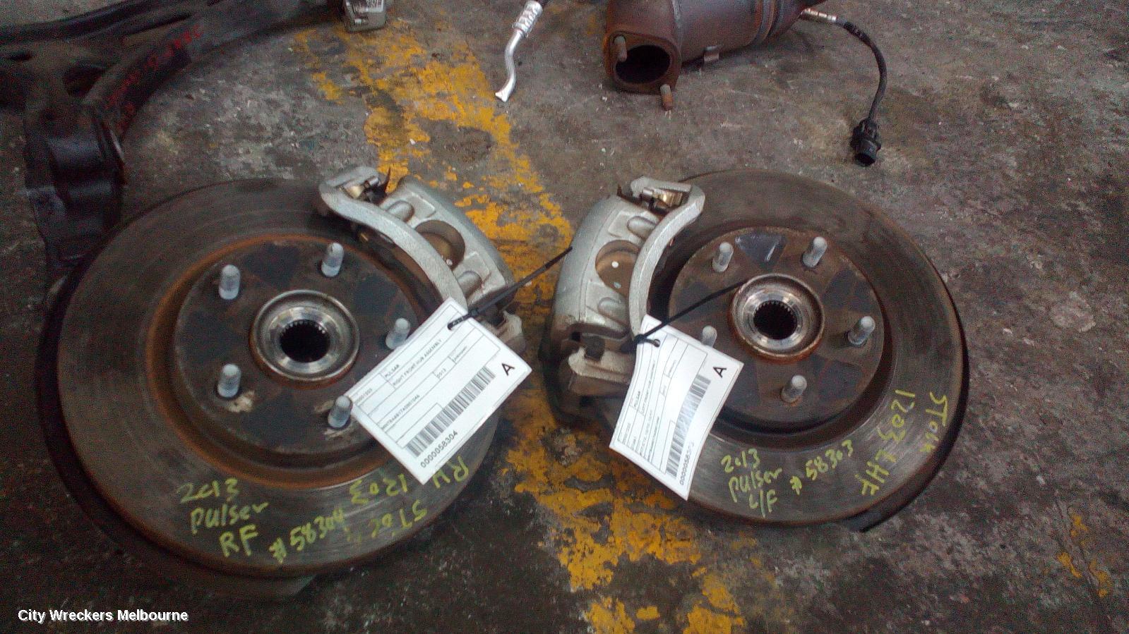 NISSAN PULSAR RIGHT FRONT HUB ASSEMBLY, B17/C12, 12/2012 - 12/2017