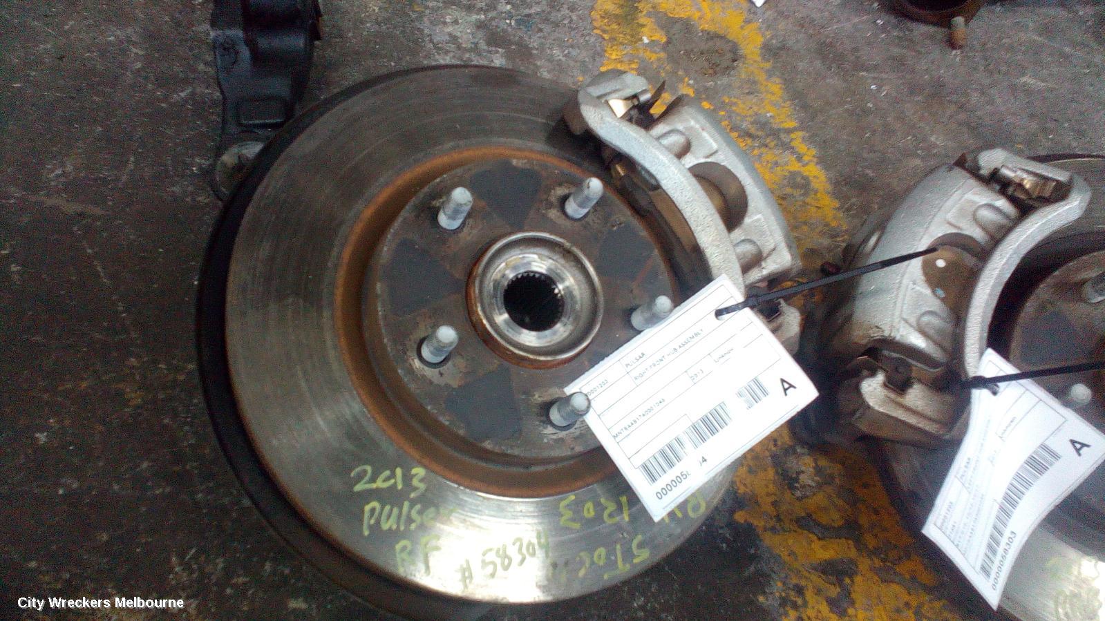 NISSAN PULSAR RIGHT FRONT HUB ASSEMBLY, B17/C12, 12/2012 - 12/2017