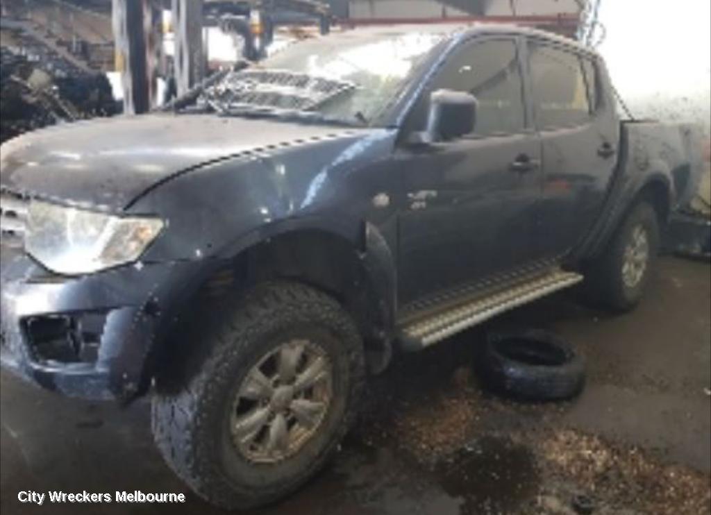 MITSUBISHI TRITON PWR DR WIND SWITCH, RH FRONT (MASTER SWITCH), 4 DOOR SWITCH TYPE, ML-MN, 07/2006 - 04/2015
