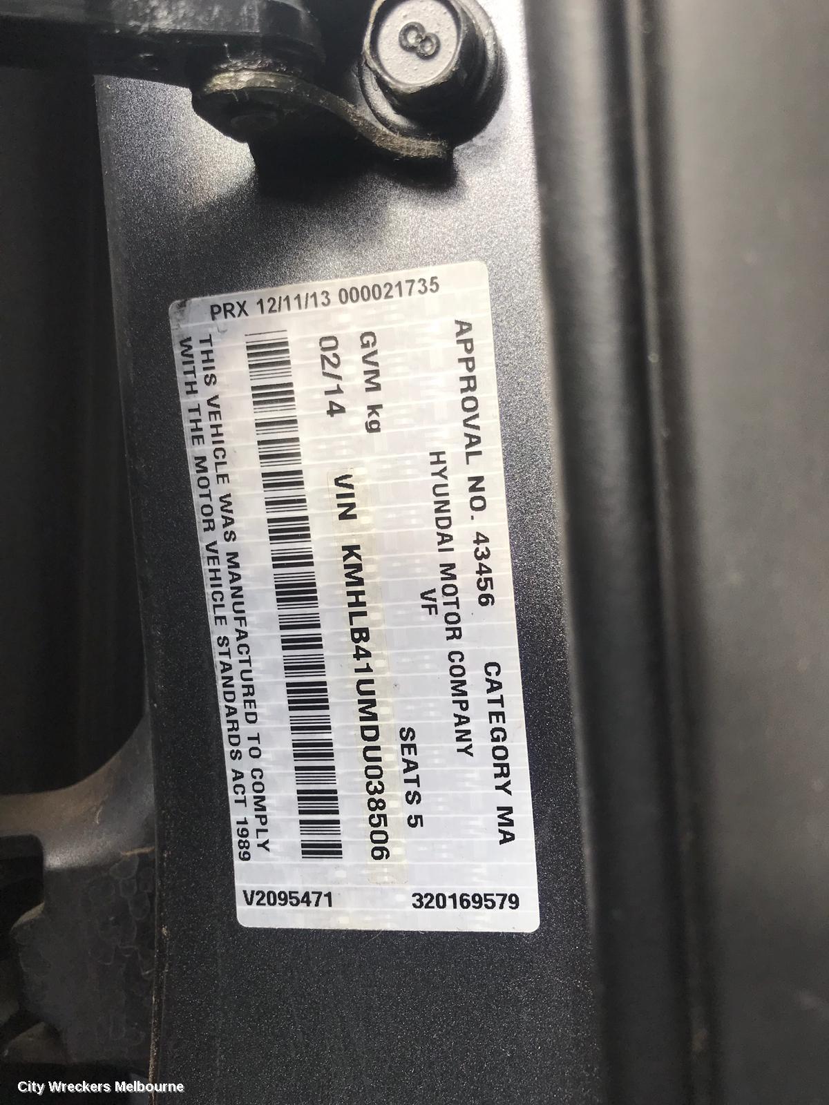 HYUNDAI I40 RIGHT FRONT HUB ASSEMBLY, VF, 09/2011 - 05/2015