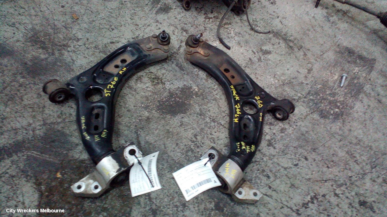 VOLKSWAGEN EOS RIGHT FRONT LOWER CONTROL ARM, 1F, CAST IRON TYPE, 02/2007 - 12/2014