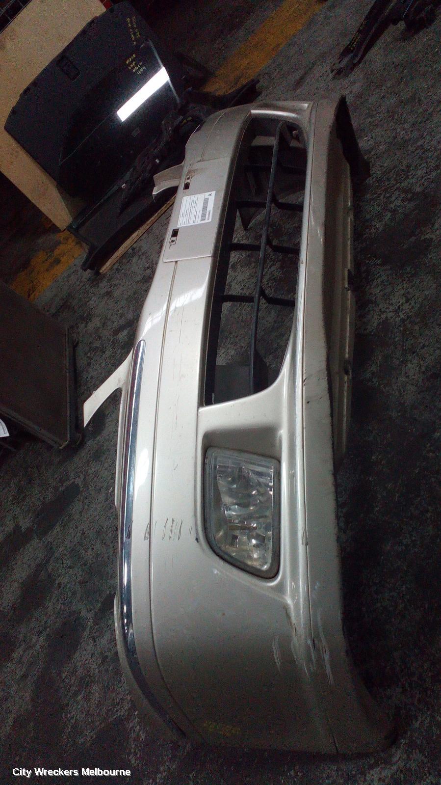 HONDA ODYSSEY FRONT BUMPER, RA8, ABSOLUTE ROUND FOGLAMP TYPE, 04/2000 - 05/2004