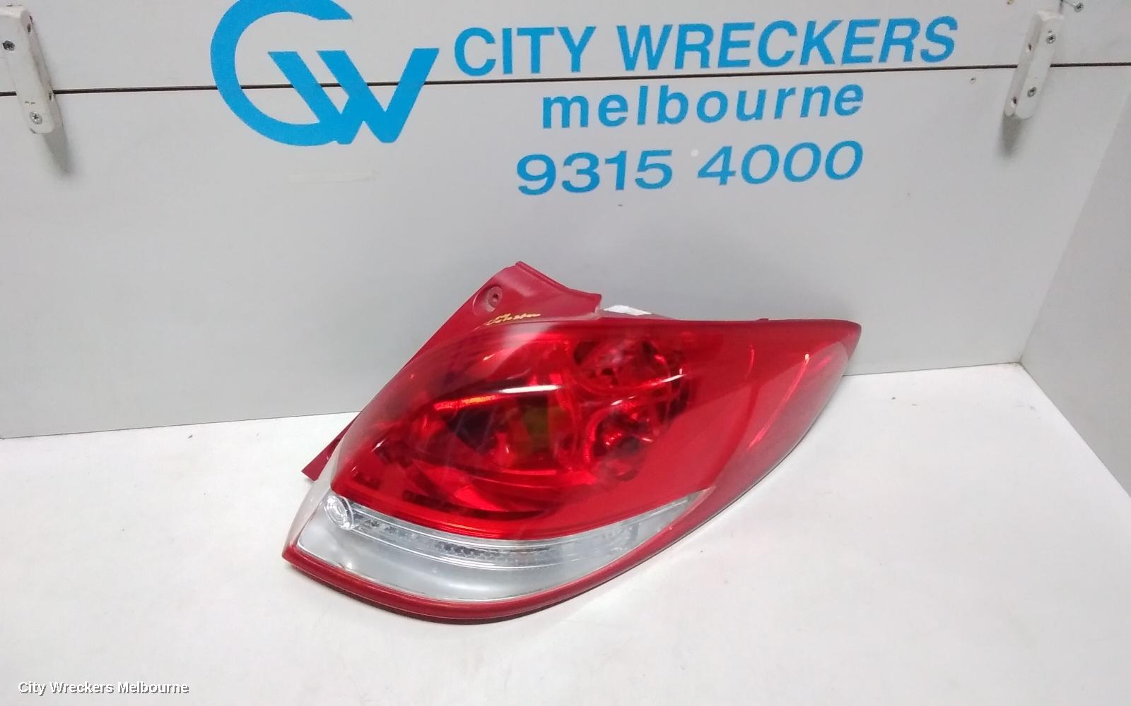 HYUNDAI VELOSTER RIGHT TAILLIGHT, IN BODY, FS, NON LED TYPE, 12/2014 - 02/2018