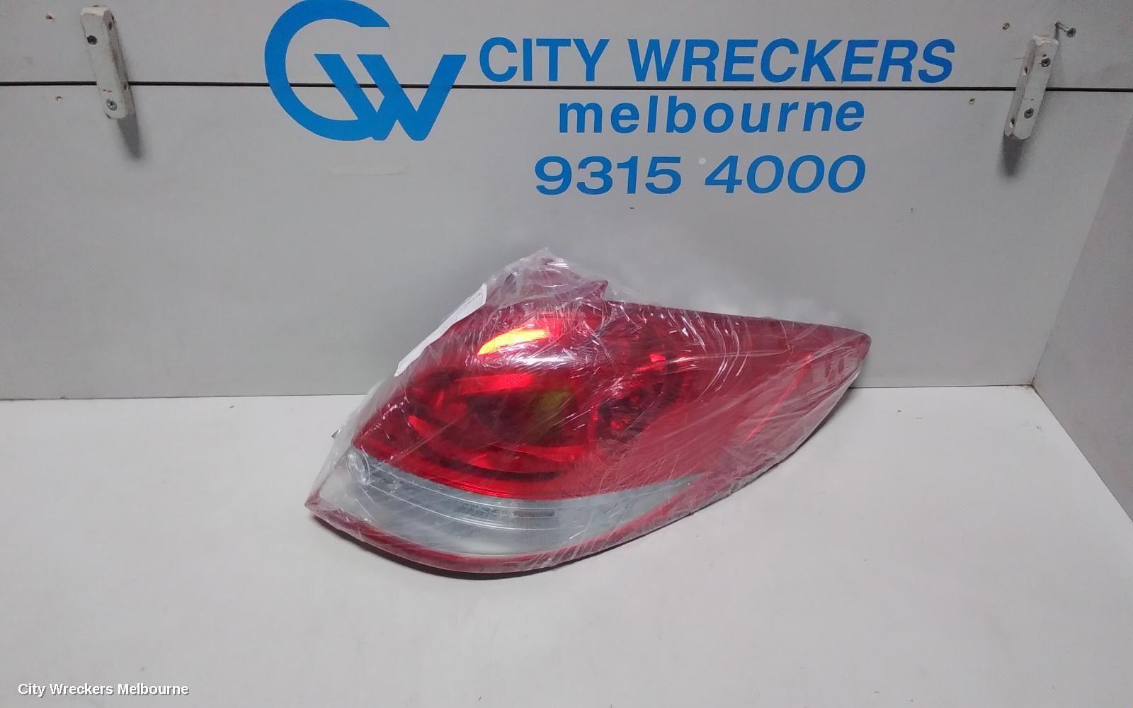 HYUNDAI VELOSTER RIGHT TAILLIGHT, IN BODY, FS, NON LED TYPE, 12/2014 - 02/2018