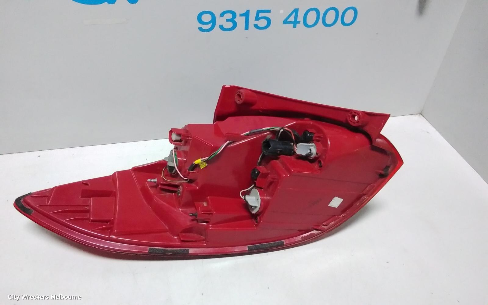HYUNDAI VELOSTER RIGHT TAILLIGHT, IN BODY, FS, NON LED TYPE, 12/2014 - 02/2018