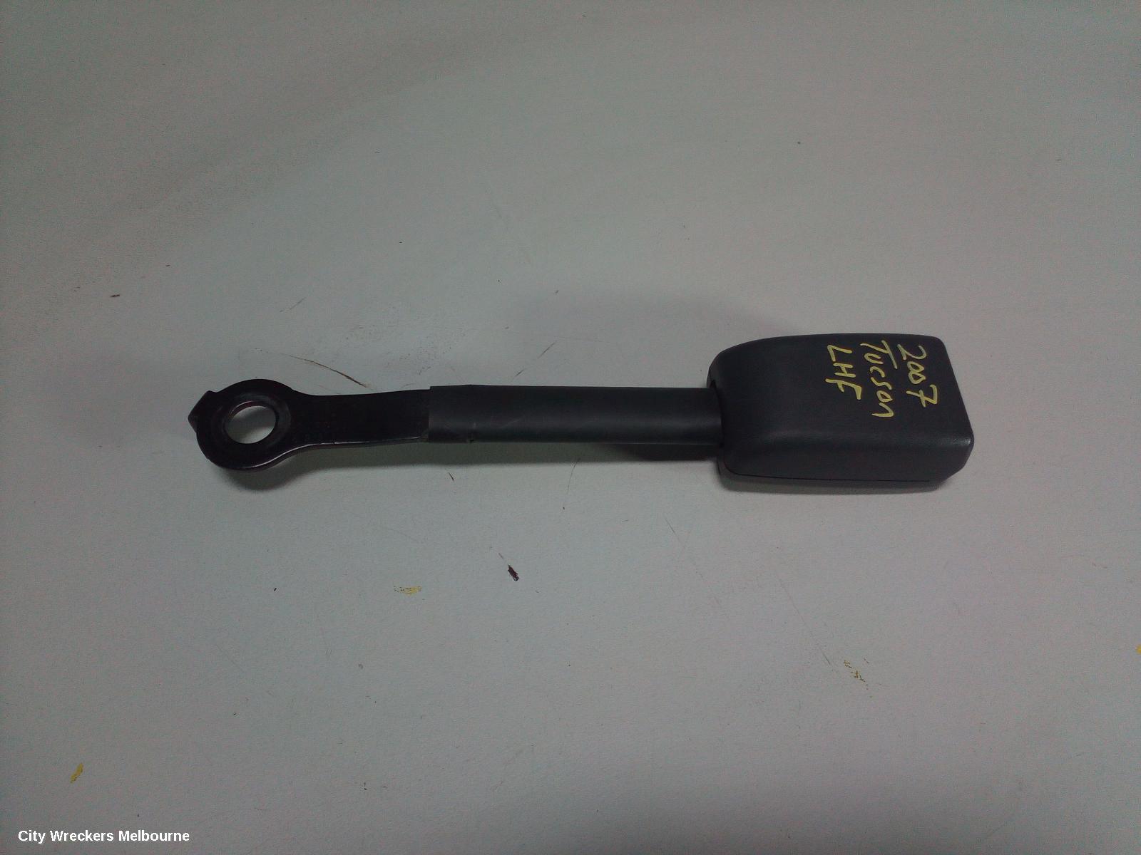 HYUNDAI TUCSON SEATBELT/STALK, LH FRONT, SEAT BELT STALK ONLY, NON PRETENSIONER TYPE, GREY, 08/2004 - 10/2008