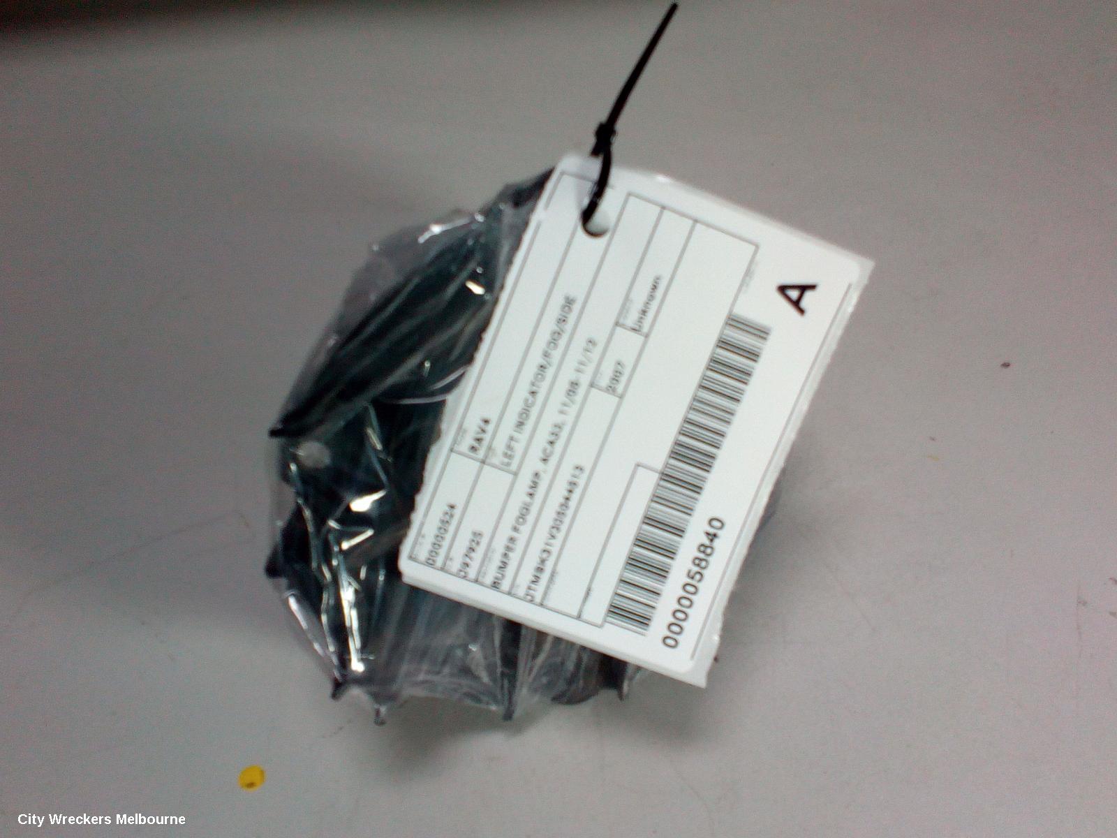 TOYOTA RAV4 LEFT INDICATOR/FOG/SIDE, BUMPER FOGLAMP, ACA33, 11/2005 - 11/2012