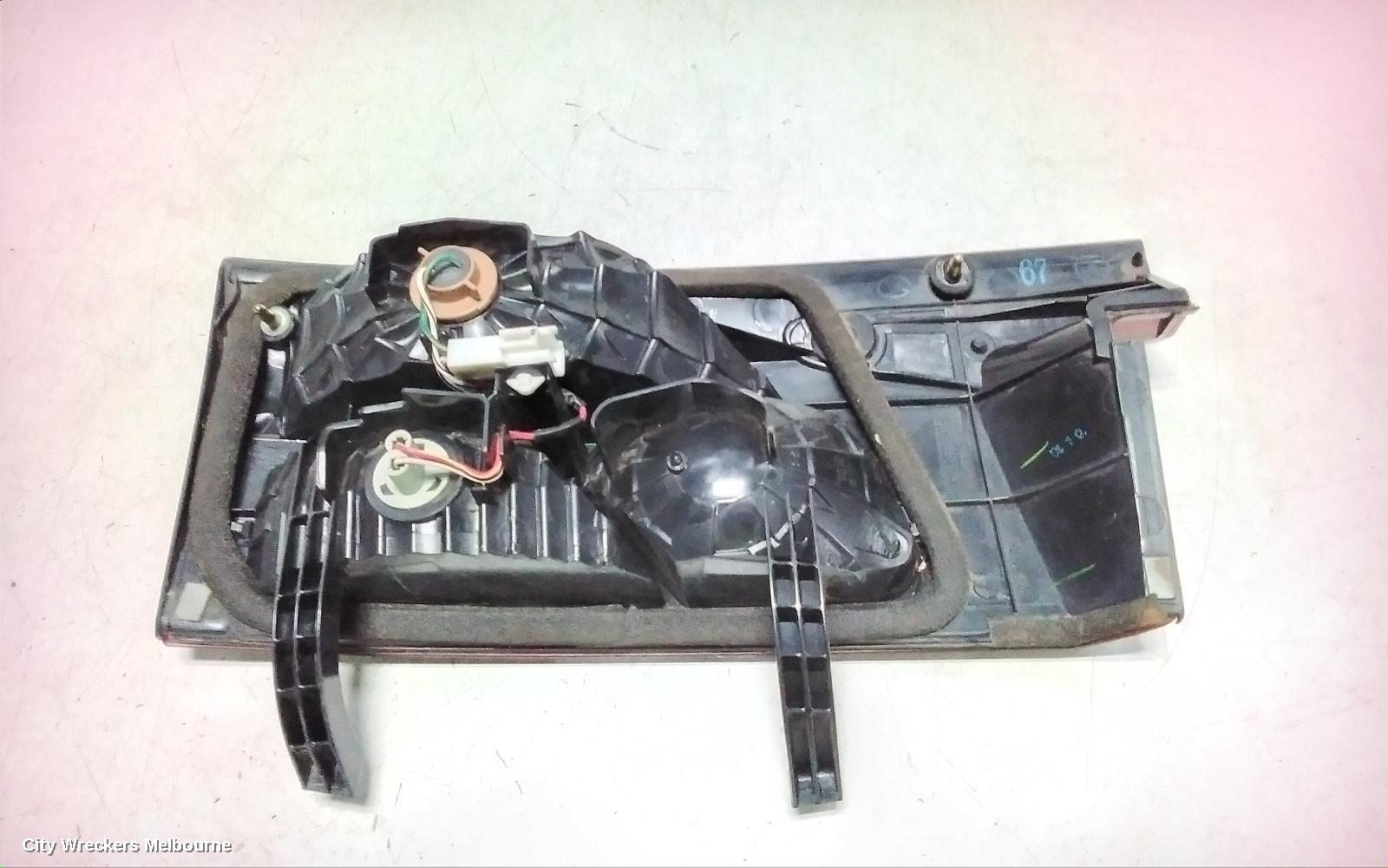 TOYOTA ESTIMA REAR GARNISH, TAILGATE LAMP (RH SIDE), LENS# 28-170, XR30/XR40, 03-06 (IMPORT)