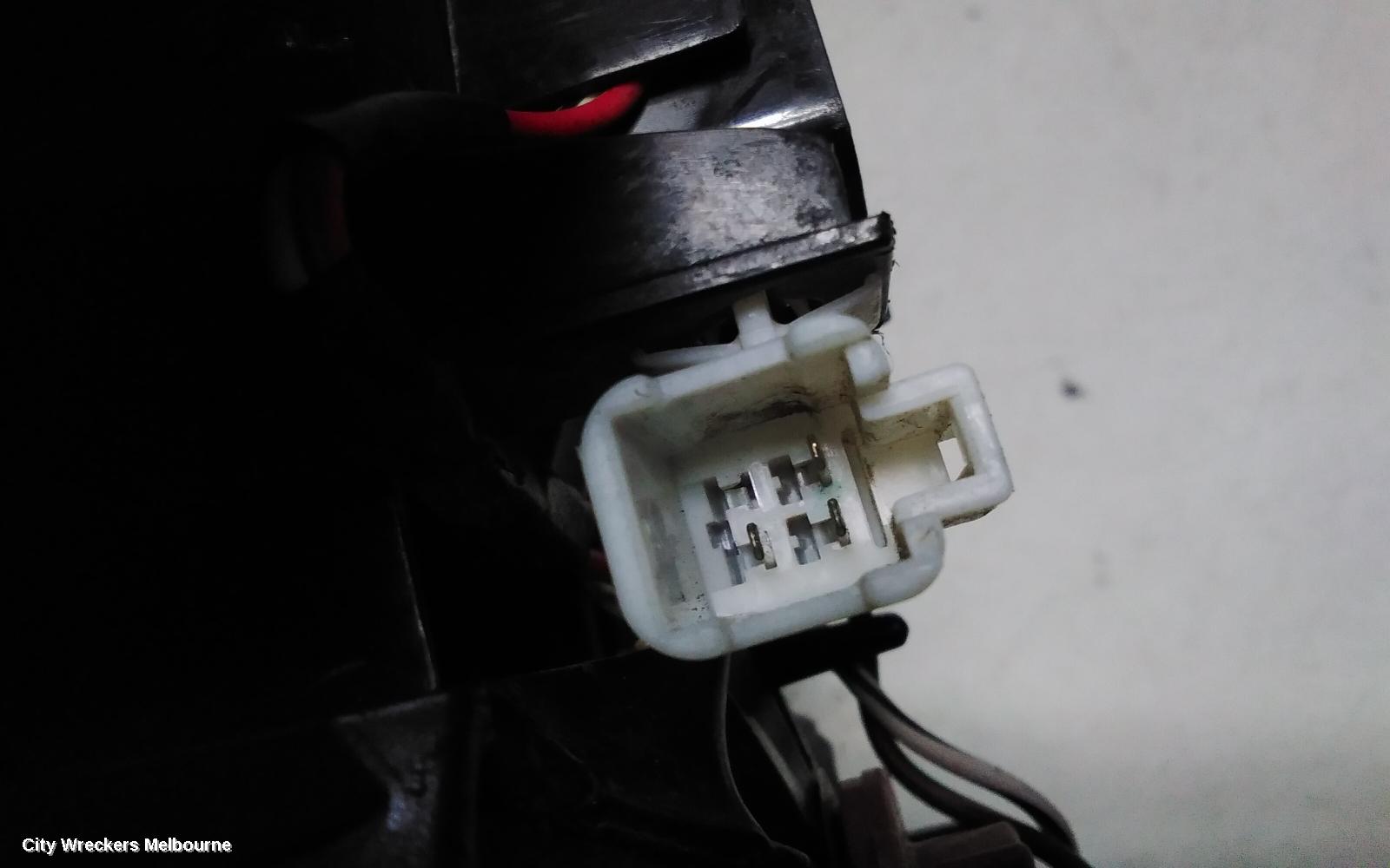 TOYOTA ESTIMA REAR GARNISH, TAILGATE LAMP (RH SIDE), LENS# 28-170, XR30/XR40, 03-06 (IMPORT)