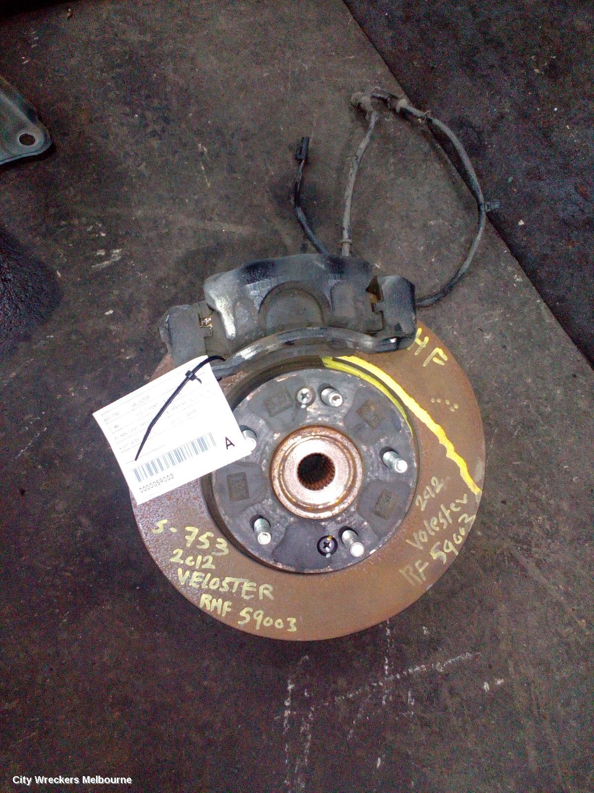 HYUNDAI VELOSTER RIGHT FRONT HUB ASSEMBLY, FS, NON TURBO, FRONT MOUNT CALIPER TYPE, 05/2012 - 02/2018
