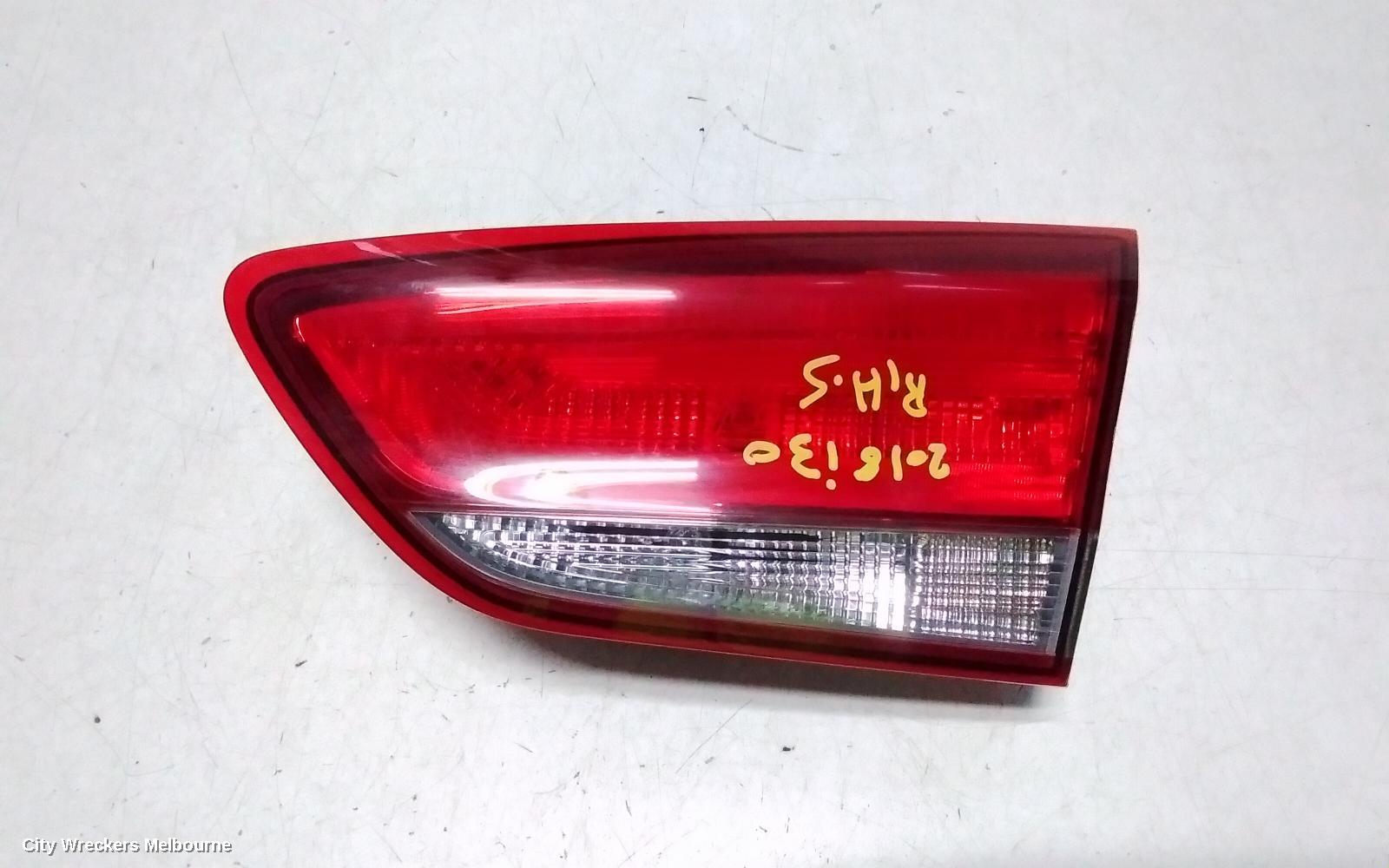 HYUNDAI I30 REAR GARNISH, TAILGATE LAMP (RH SIDE), STANDARD, NON LED TYPE, PD, 03/2017 - 07/2020