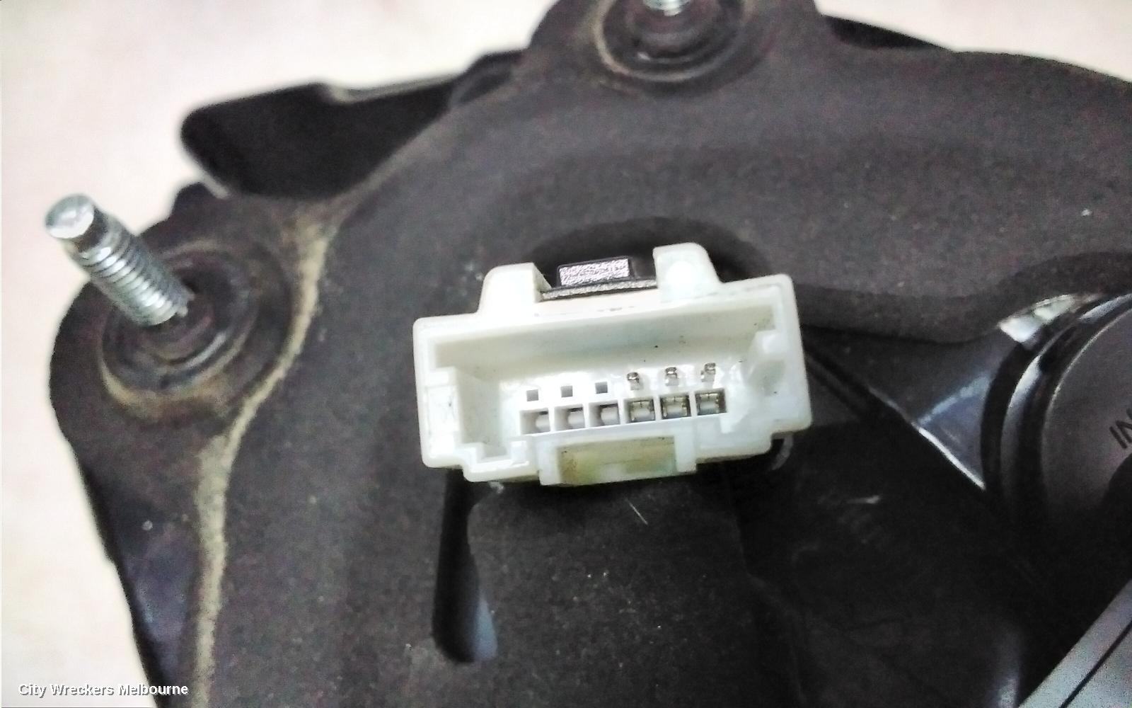 HYUNDAI I30 REAR GARNISH, TAILGATE LAMP (RH SIDE), STANDARD, NON LED TYPE, PD, 03/2017 - 07/2020