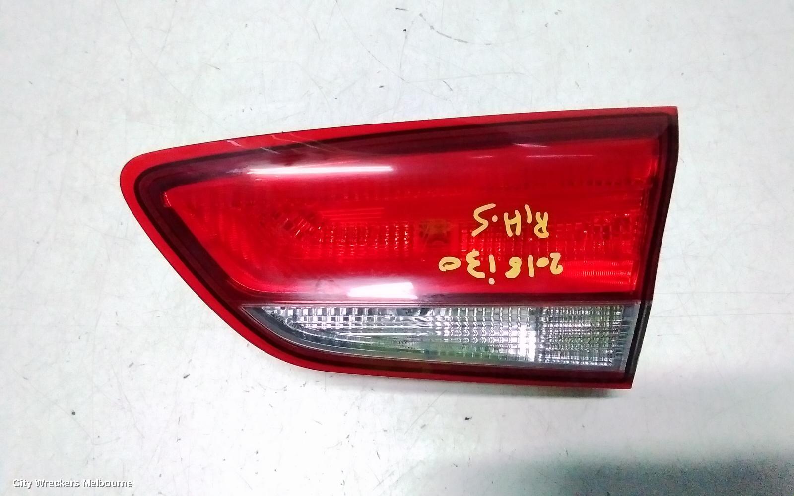 HYUNDAI I30 REAR GARNISH, TAILGATE LAMP (RH SIDE), STANDARD, NON LED TYPE, PD, 03/2017 - 07/2020