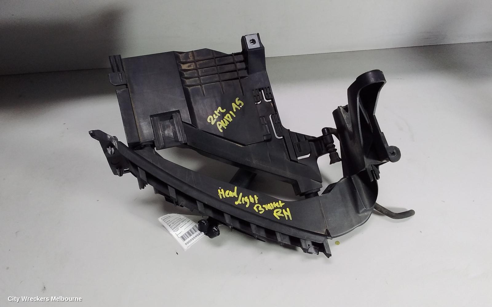 AUDI A5, 8T 10/2011 - 11/2016, HEAD LIGHT BRAKET LEFT: 59570