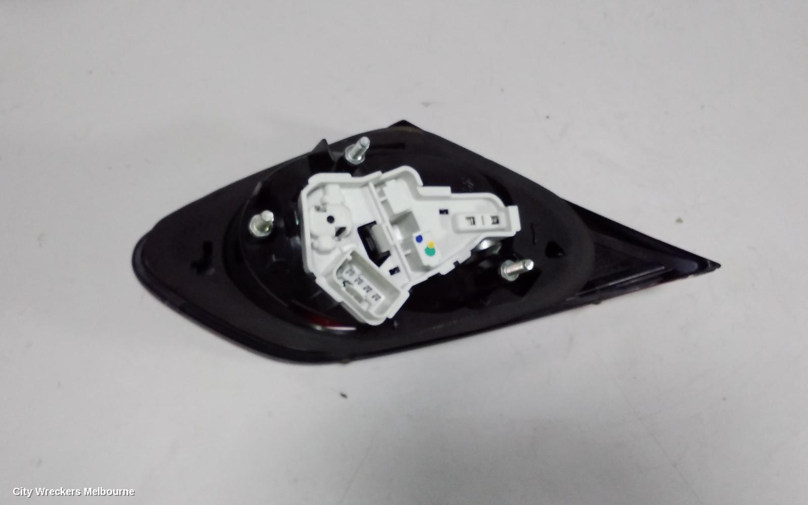 VOLKSWAGEN PASSAT REAR GARNISH, BOOTLID LAMP (RH SIDE), 3CC, SEDAN, 01/2009 - 02/2012