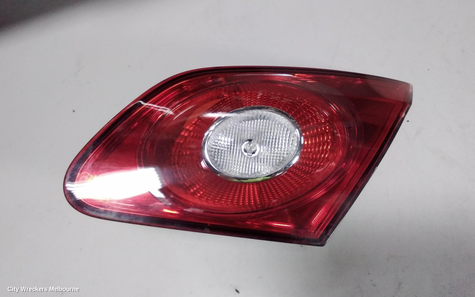 VOLKSWAGEN PASSAT REAR GARNISH, BOOTLID LAMP (RH SIDE), 3CC, SEDAN, 01/2009 - 02/2012