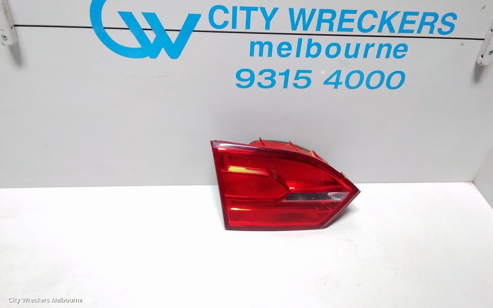 VOLKSWAGEN JETTA REAR GARNISH, BOOTLID LAMP (LH SIDE), 1B, 02/2011 - 10/2014