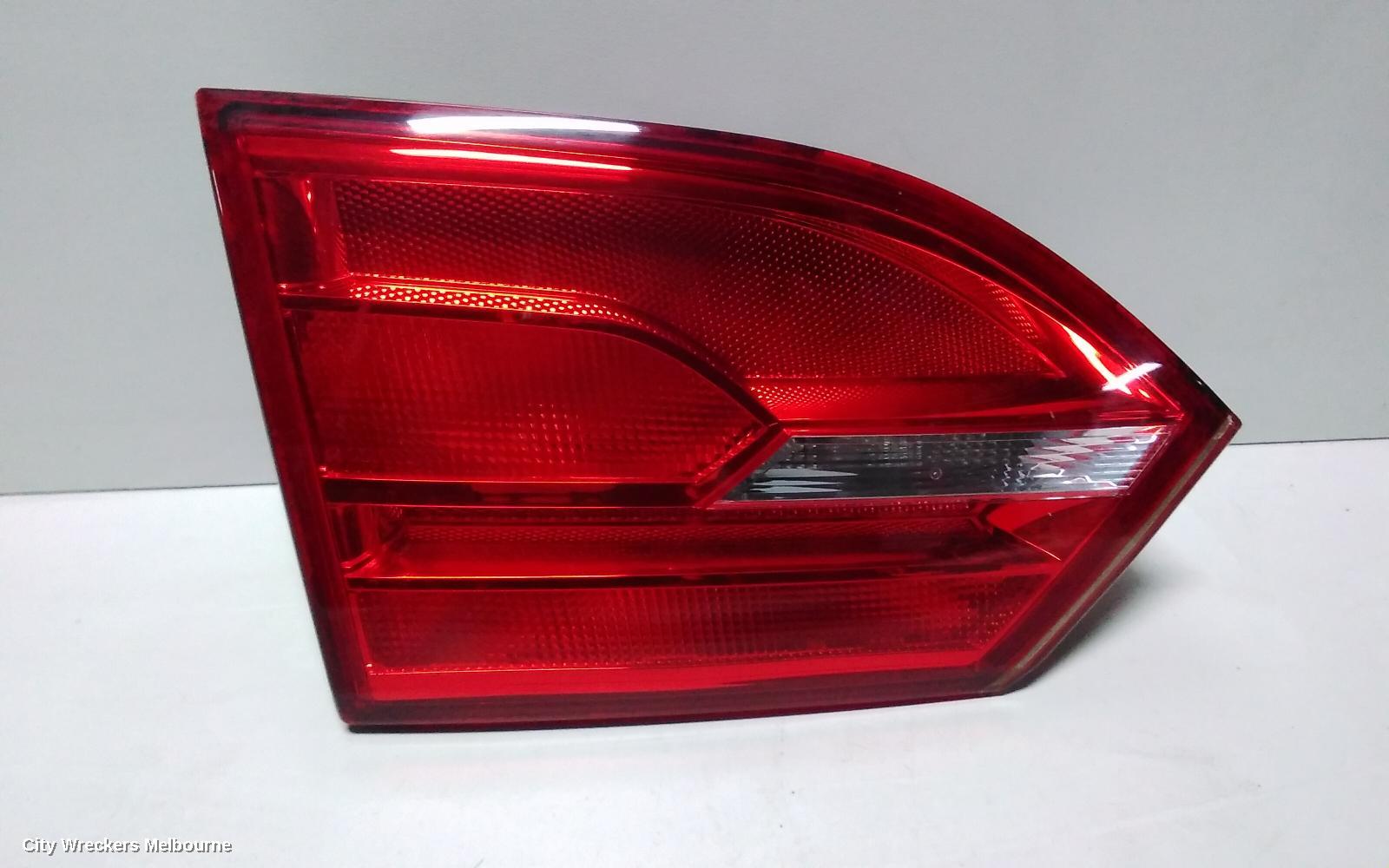 VOLKSWAGEN JETTA REAR GARNISH, BOOTLID LAMP (LH SIDE), 1B, 02/2011 - 10/2014
