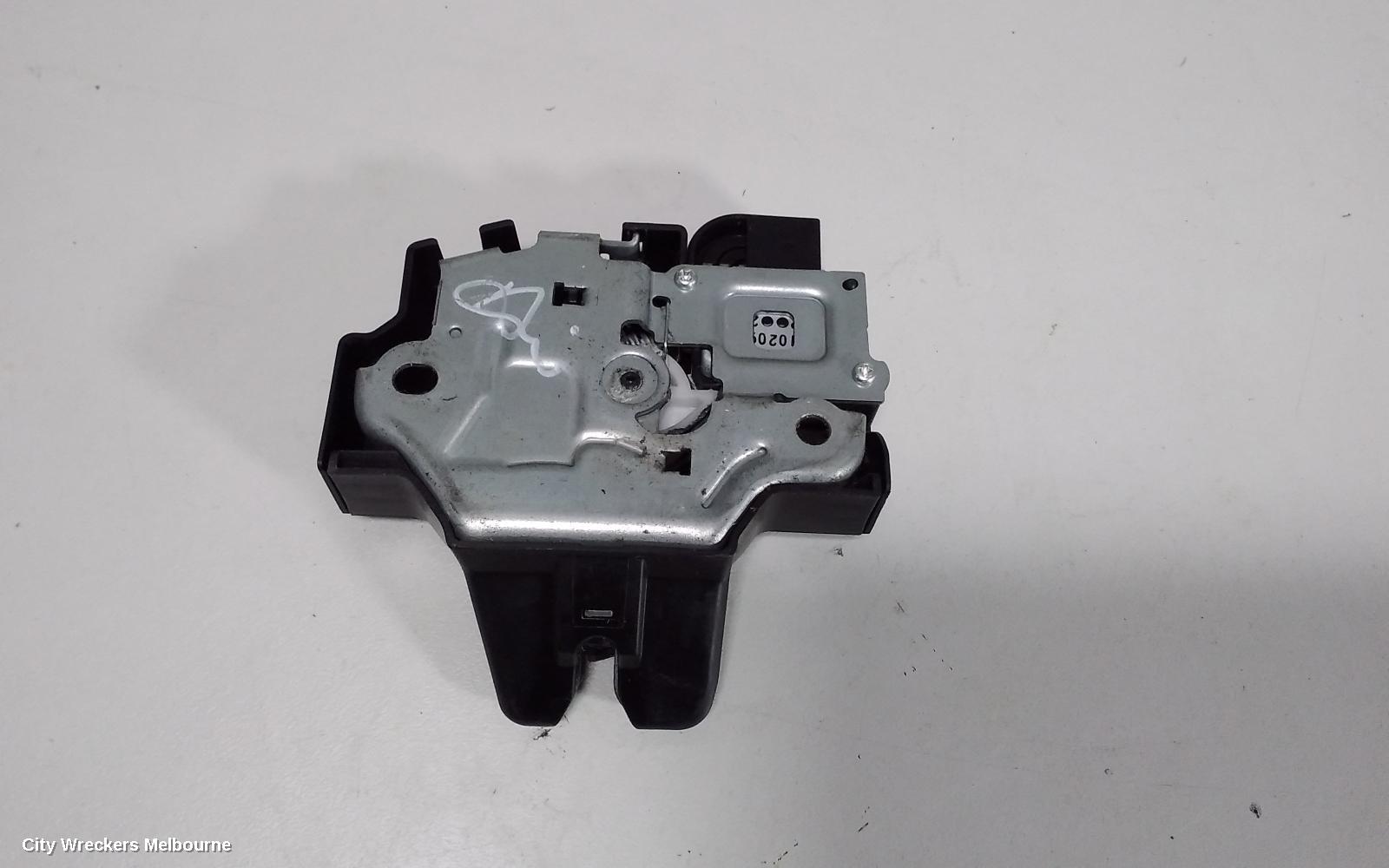 TOYOTA CAMRY DOOR/BOOT/GATE LOCK, BOOTLID LOCK, ASV50/AVV50, 12/2011 - 10/2017