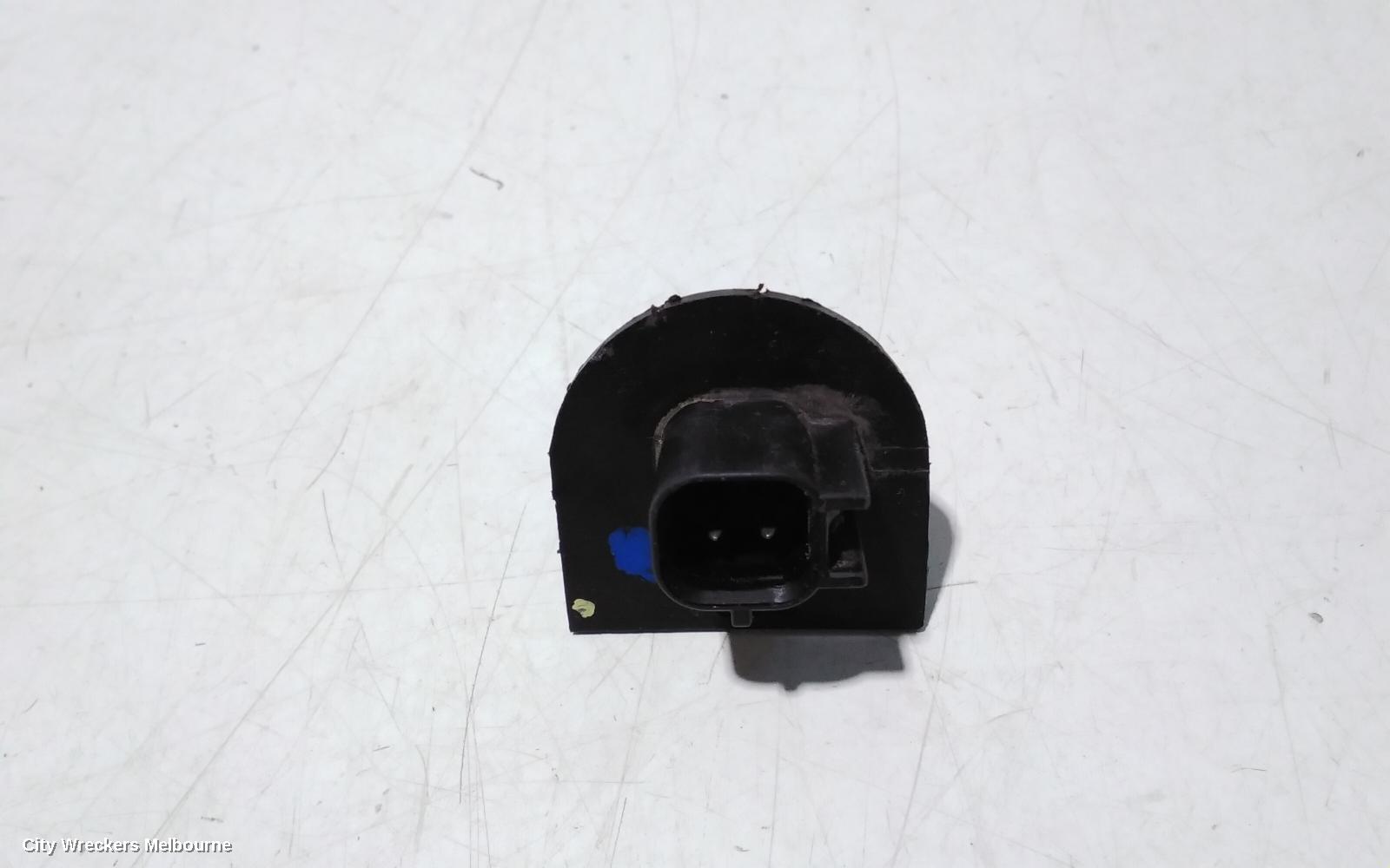 JEEP GRANDCHEROKEE WASHER BOTTLE, WK, W/ H/LAMP WASHER TYPE, 10/2010 ONWARDS