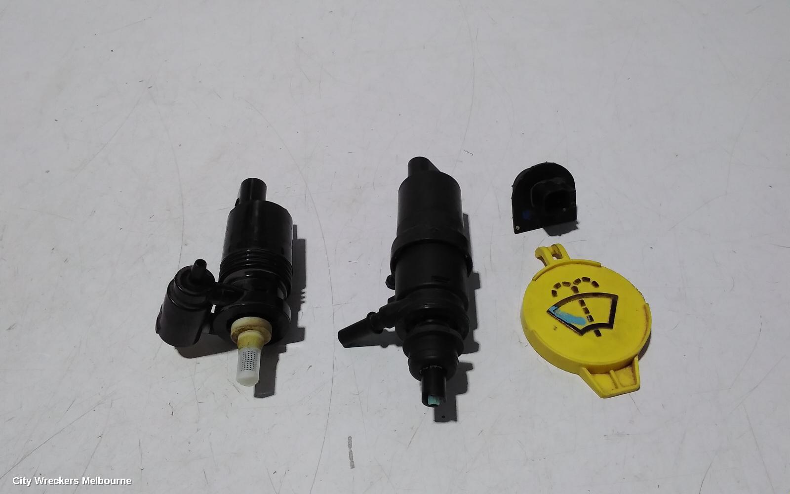 JEEP GRANDCHEROKEE WASHER BOTTLE, WK, W/ H/LAMP WASHER TYPE, 10/2010 ONWARDS