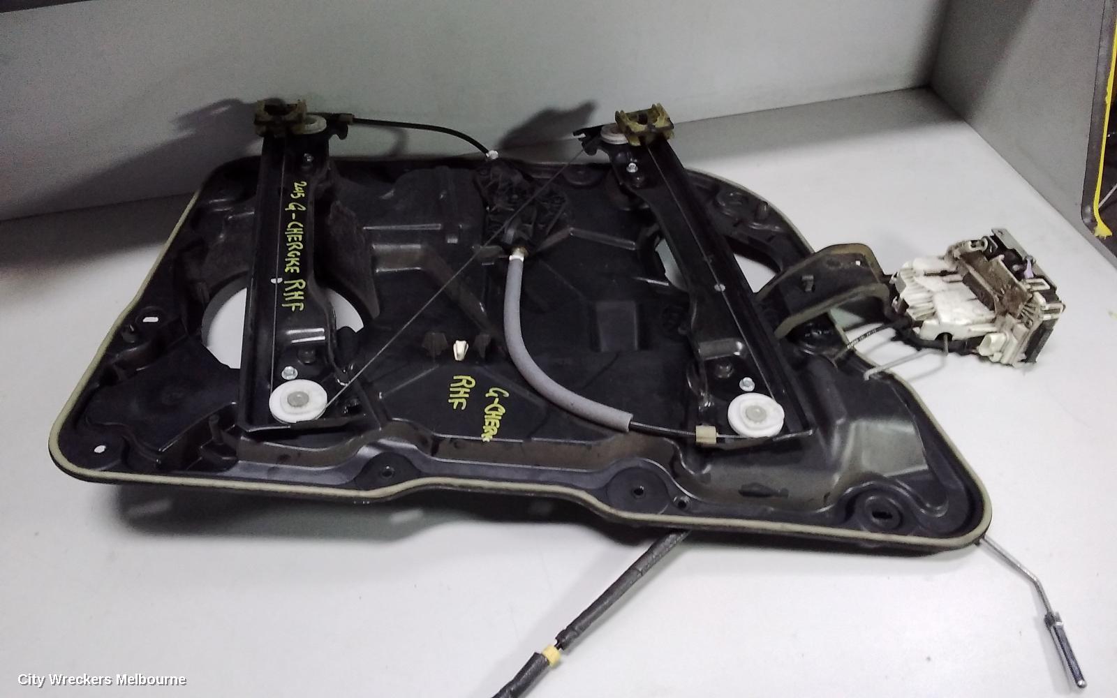 JEEP GRANDCHEROKEE RIGHT FRONT WINDOW REG/MOTOR, WK, 11/2010 ONWARDS