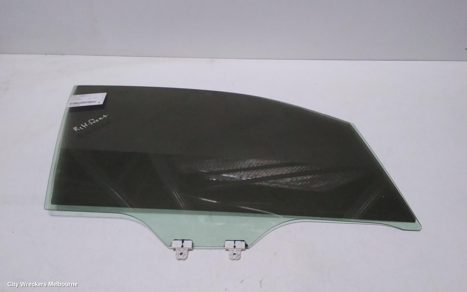 SUBARU FORESTER RIGHT FRONT DOOR WINDOW, SJ, 12/2012 - 08/2018