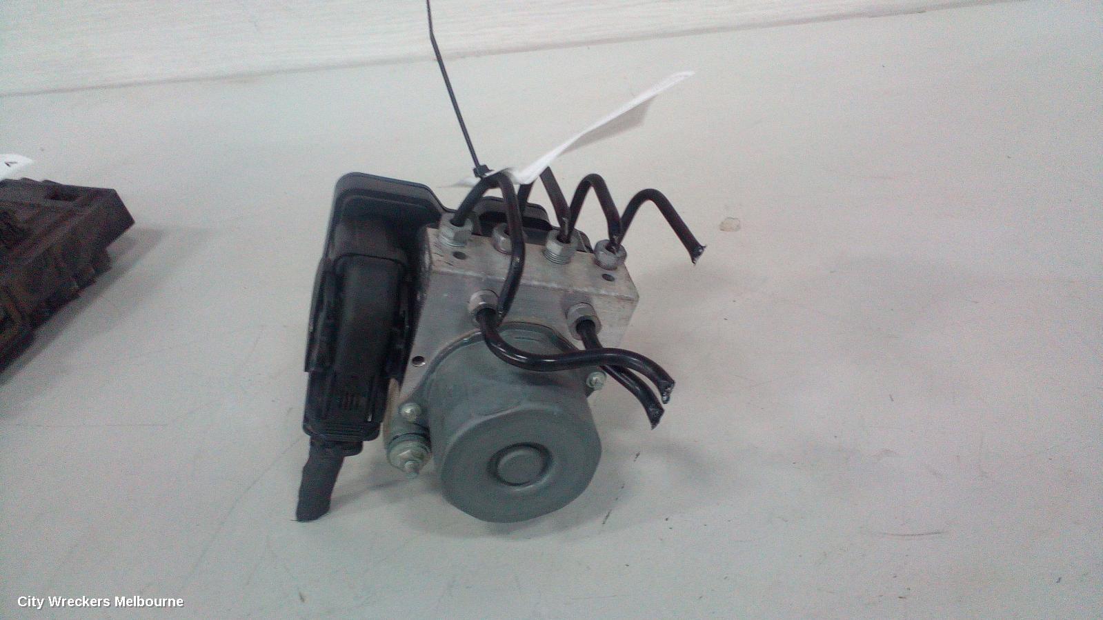 HOLDEN COMMODORE ABS PUMP/MODULATOR, VF, NON TRACTION CONTROL TYPE, 05/2013 - 12/2017