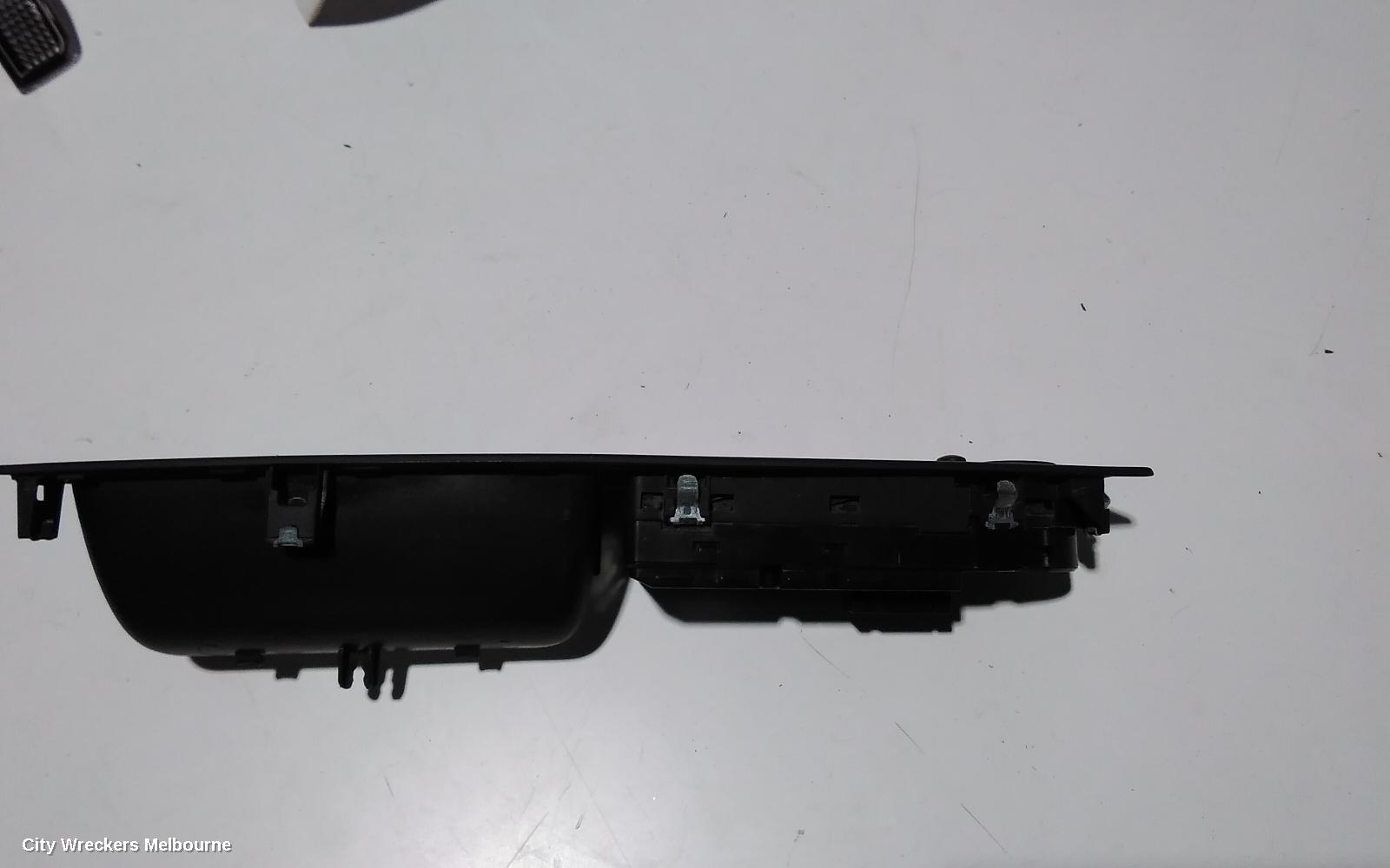 BMW X5 PWR DR WIND SWITCH, RH FRONT (MASTER SWITCH), E70, 03/2007 - 08/2013