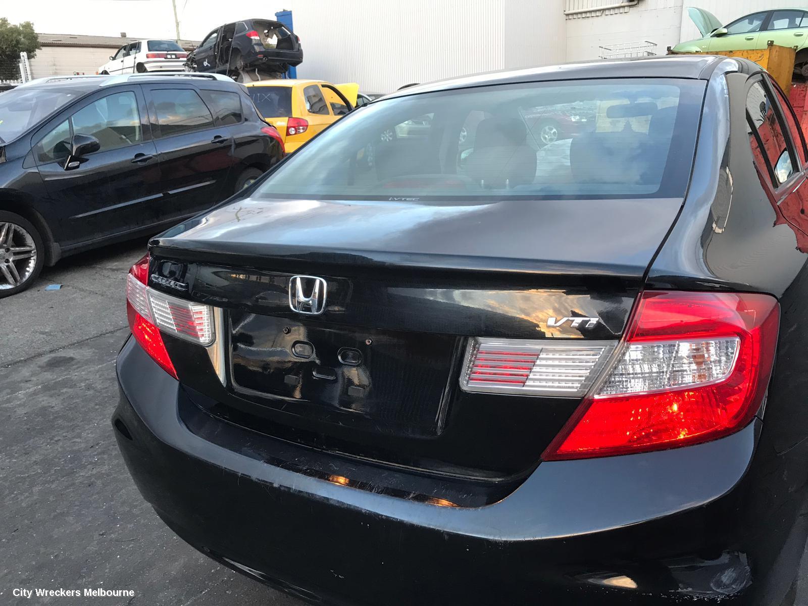 HONDA CIVIC OWNERS HANDBOOK, 9TH GEN 02/2012 - 05/2016
