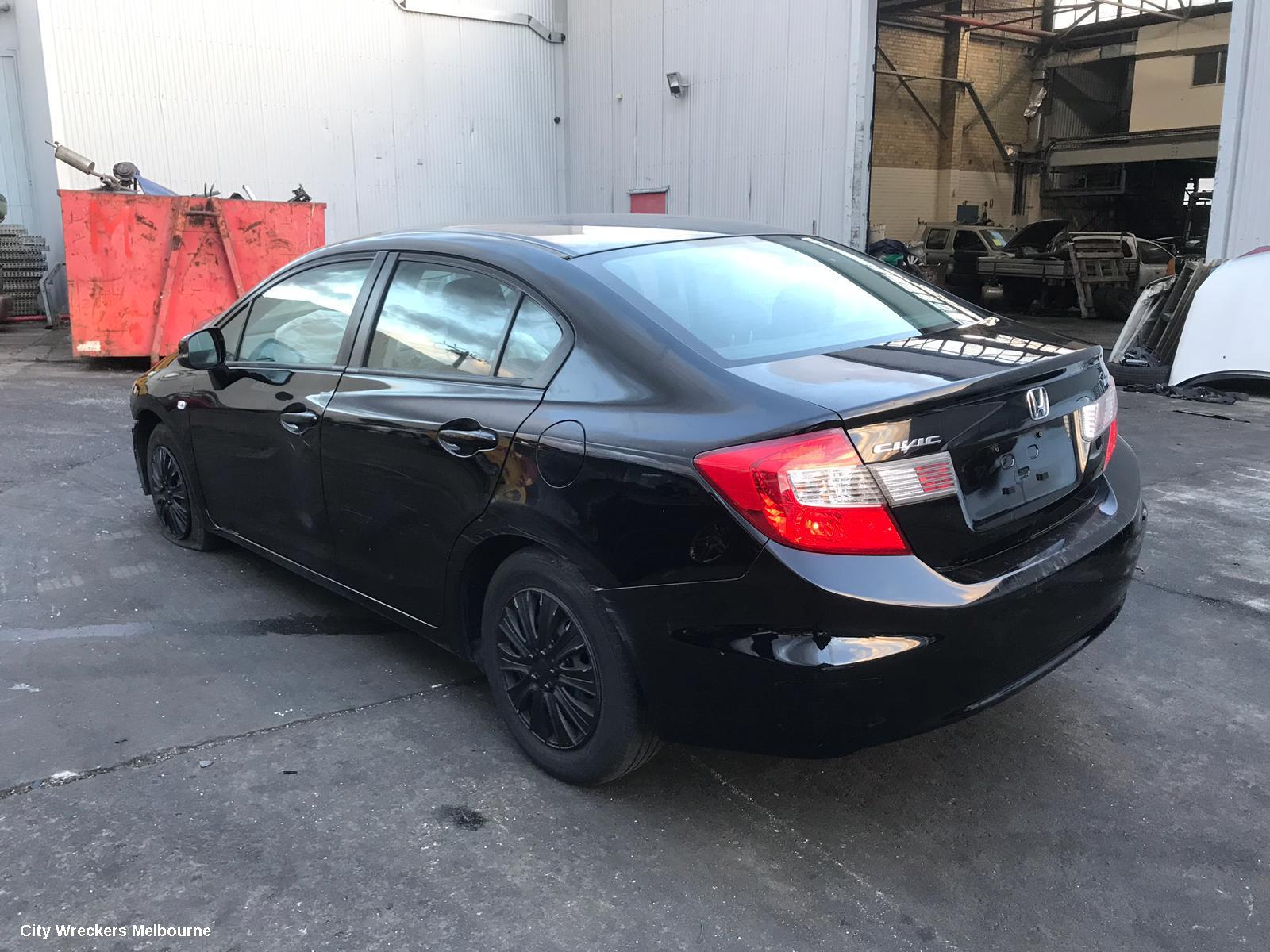 HONDA CIVIC OWNERS HANDBOOK, 9TH GEN 02/2012 - 05/2016