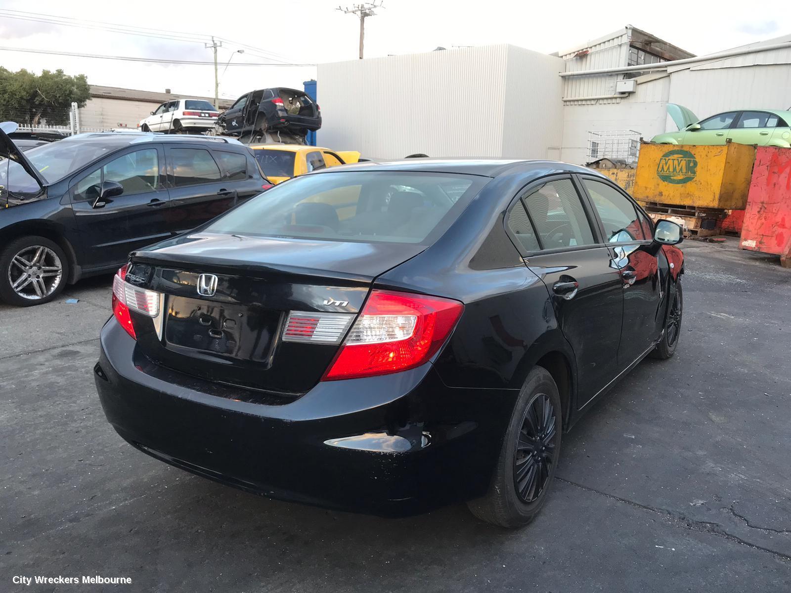 HONDA CIVIC OWNERS HANDBOOK, 9TH GEN 02/2012 - 05/2016