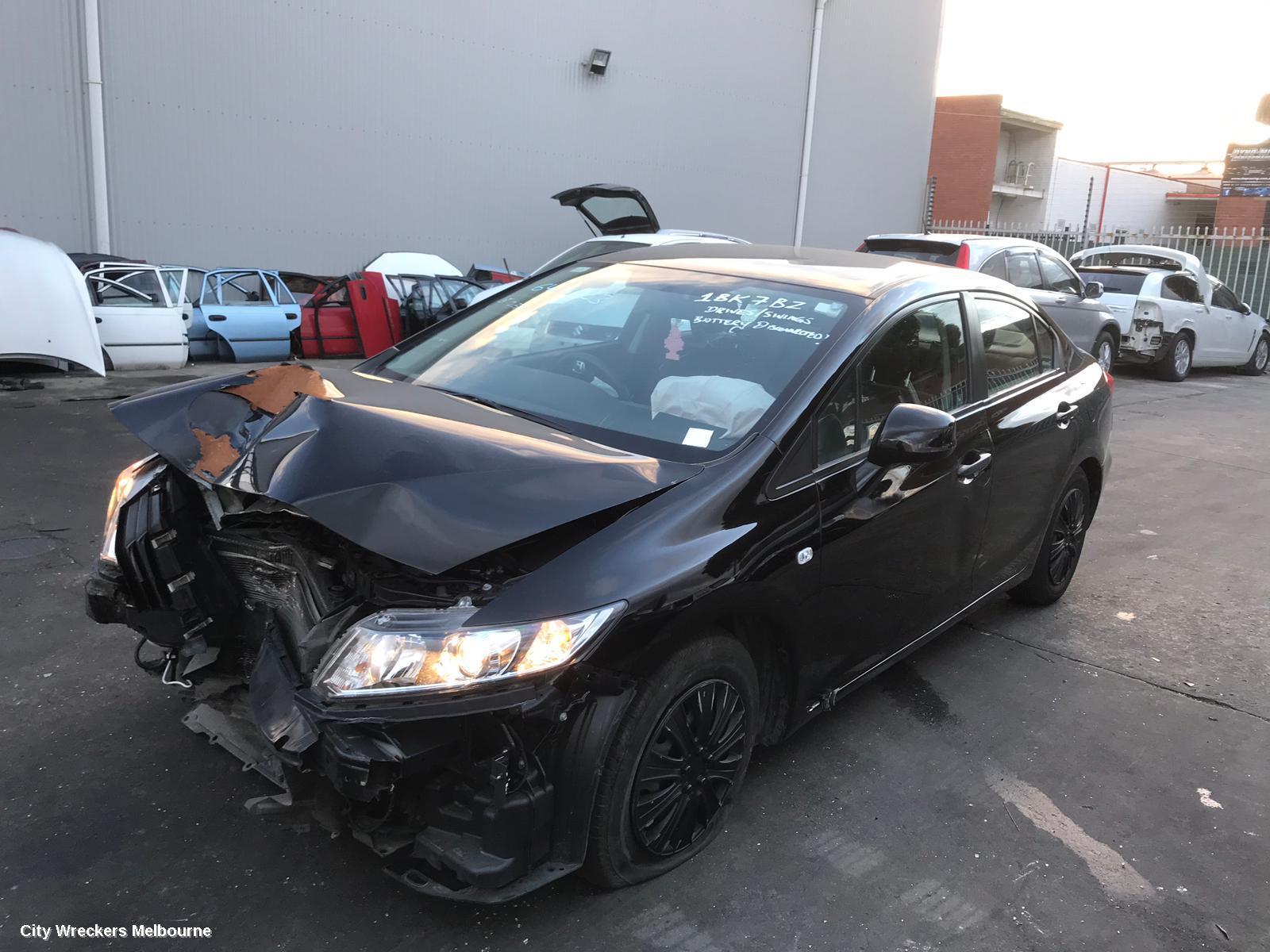 HONDA CIVIC OWNERS HANDBOOK, 9TH GEN 02/2012 - 05/2016