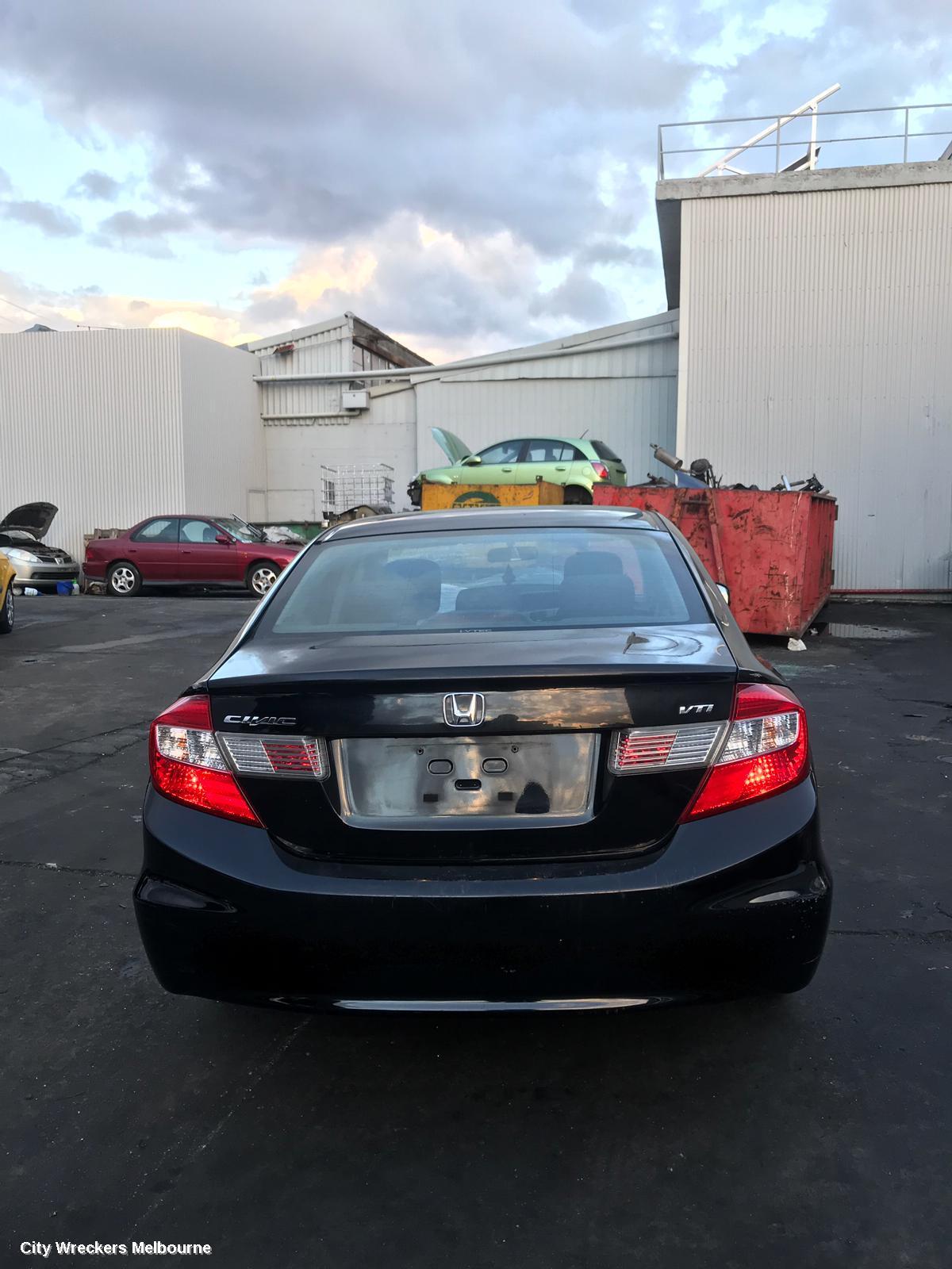 HONDA CIVIC OWNERS HANDBOOK, 9TH GEN 02/2012 - 05/2016