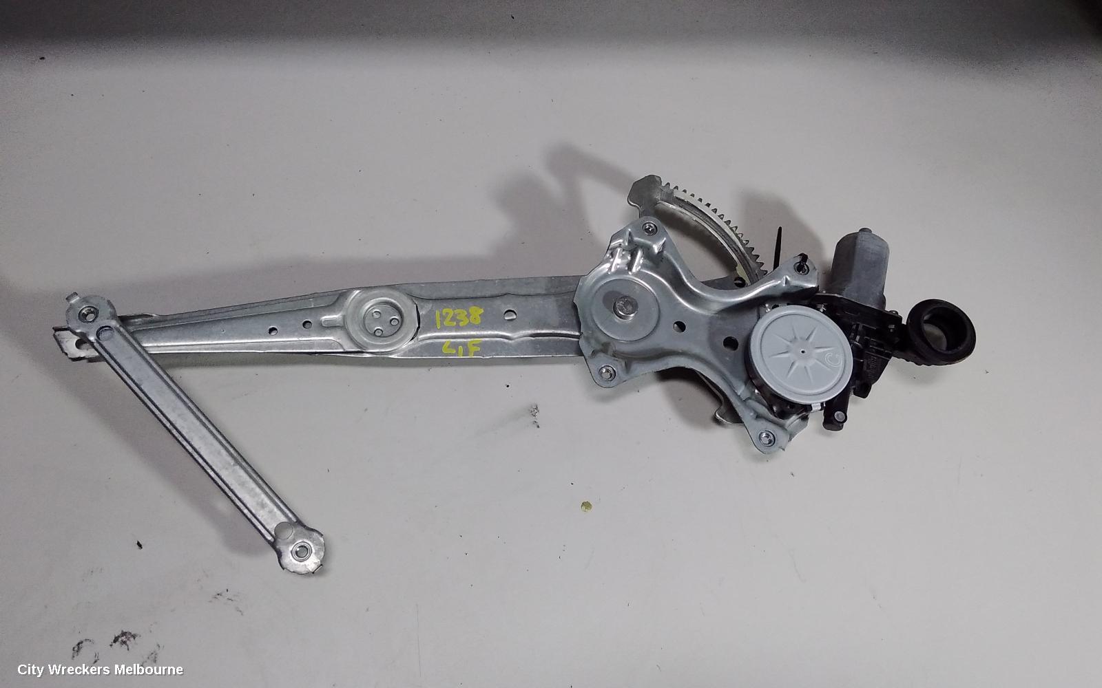 TOYOTA CAMRY RIGHT FRONT WINDOW REG/MOTOR, ASV50/AVV50, POWER, 12/2011 - 10/2017