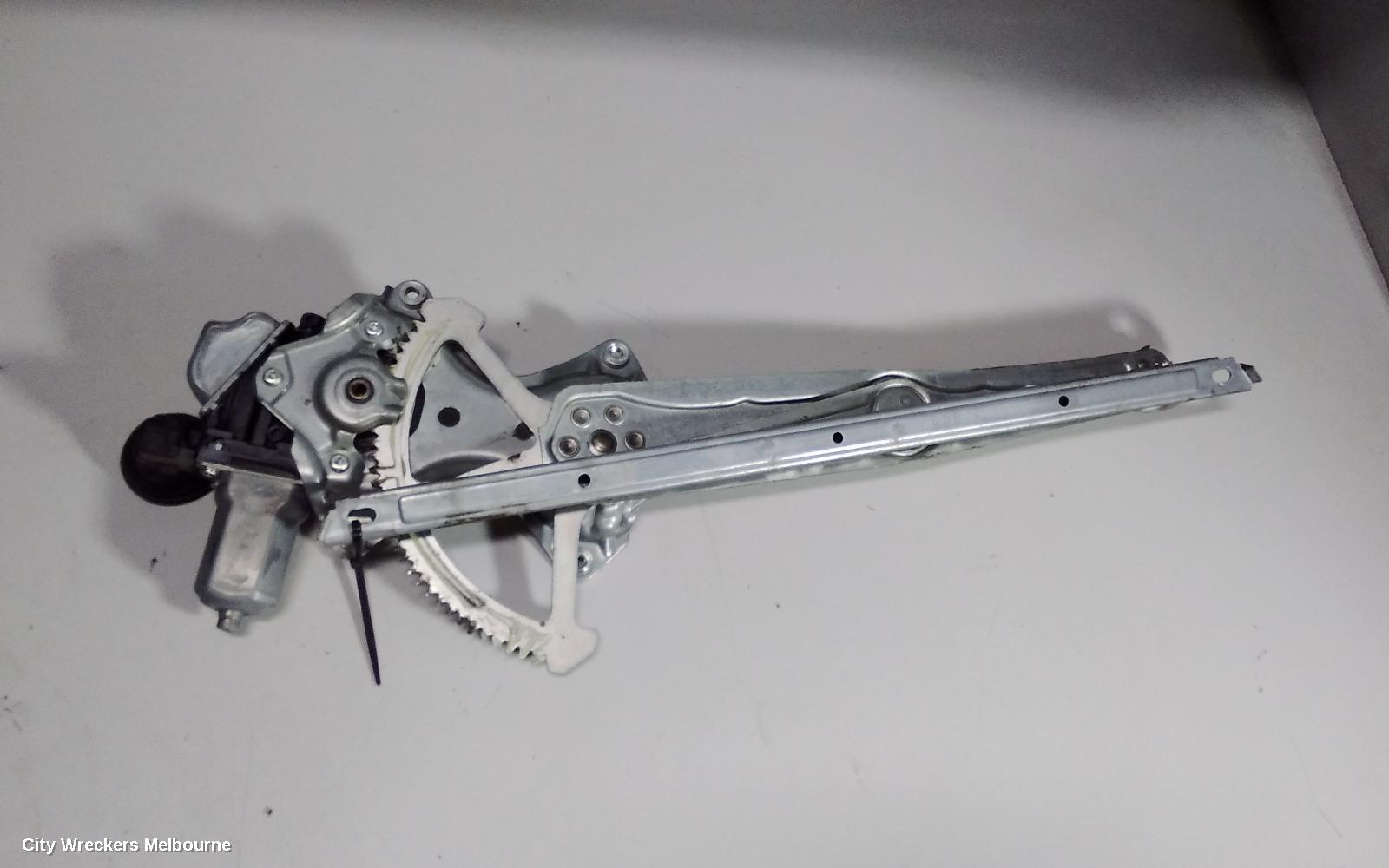 TOYOTA CAMRY RIGHT FRONT WINDOW REG/MOTOR, ASV50/AVV50, POWER, 12/2011 - 10/2017